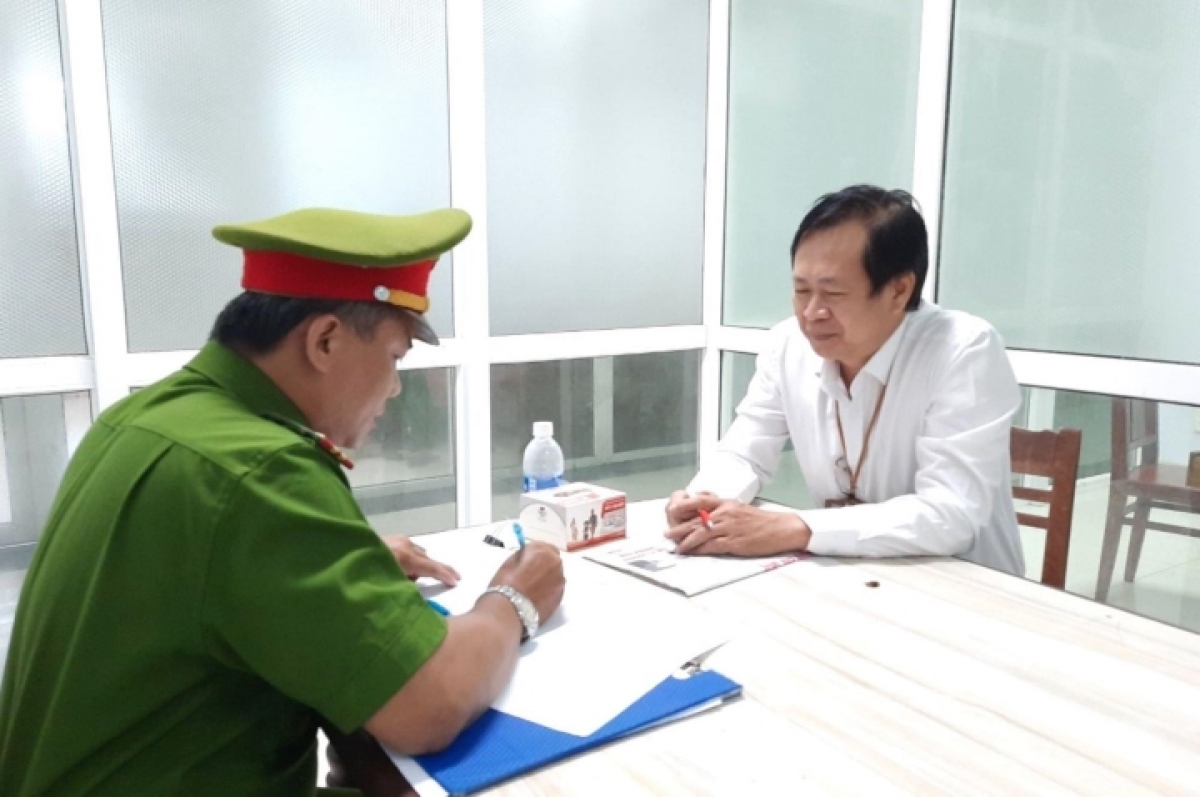 Ông Tôn Thất Thạnh, Giám đốc CDC Đà Nẵng bị bắt về tội tham ô tài sản.
