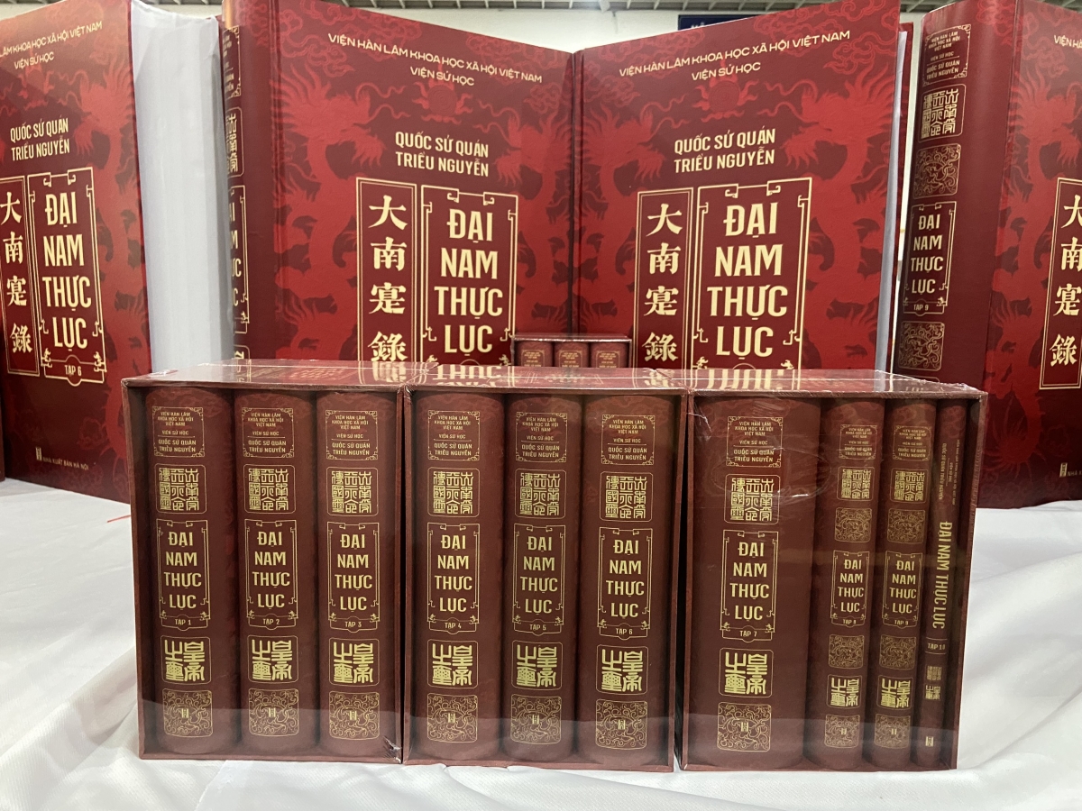 Lần đầu ấn bản tiếng Việt bộ sách "Đại Nam Thực Lục" ra mắt - 10 tập