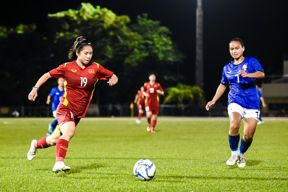 Thanh Nhã (19) ghi bàn nâng tỷ số lên 3-0 cho đội tuyển nữ Việt Nam
