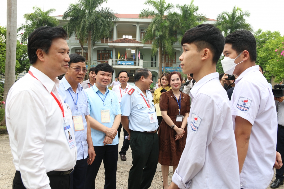Lãnh đạo Bộ GD-DDT kiểm tra công tác thi tại Thái Nguyên năm 2022