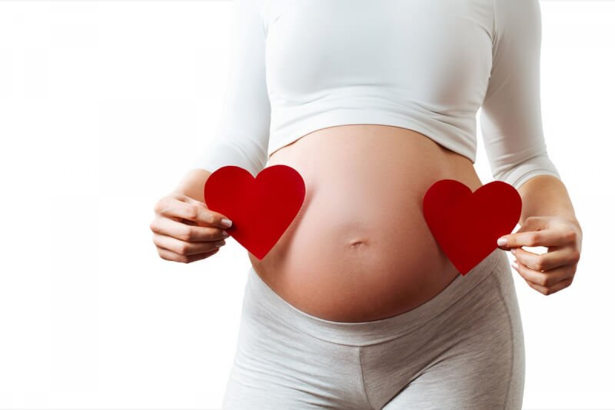 Mẹ mang thai đôi dễ sinh non nên chú ý những dấu hiệu ở giai đoạn cuối thai kỳ