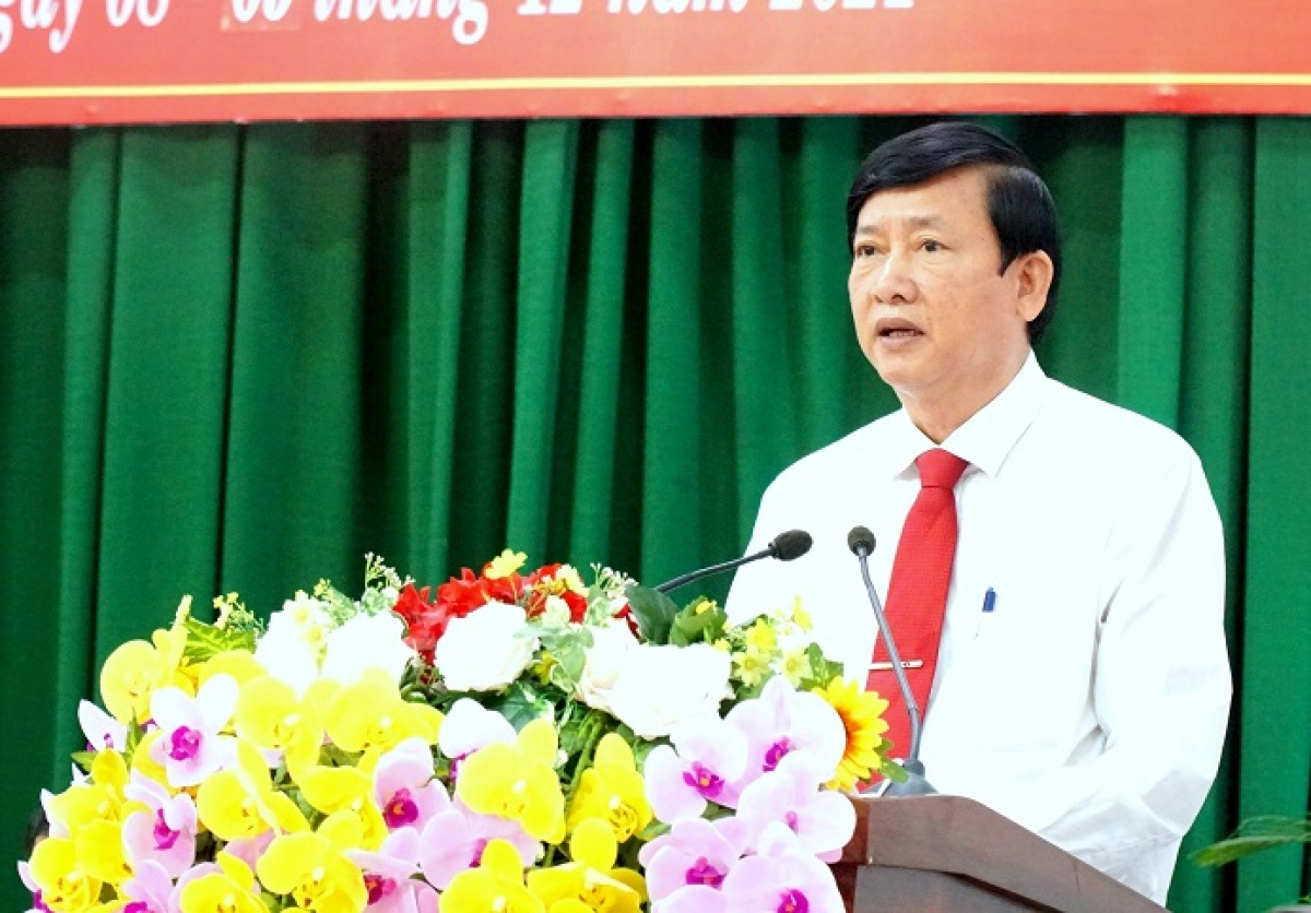 Ông Hồ Văn Huân, Chủ tịch Ủy ban Mặt trận Tổ quốc tỉnh Vĩnh Long phát biểu vận động xây dựng Quỹ “Đền ơn đáp nghĩa”