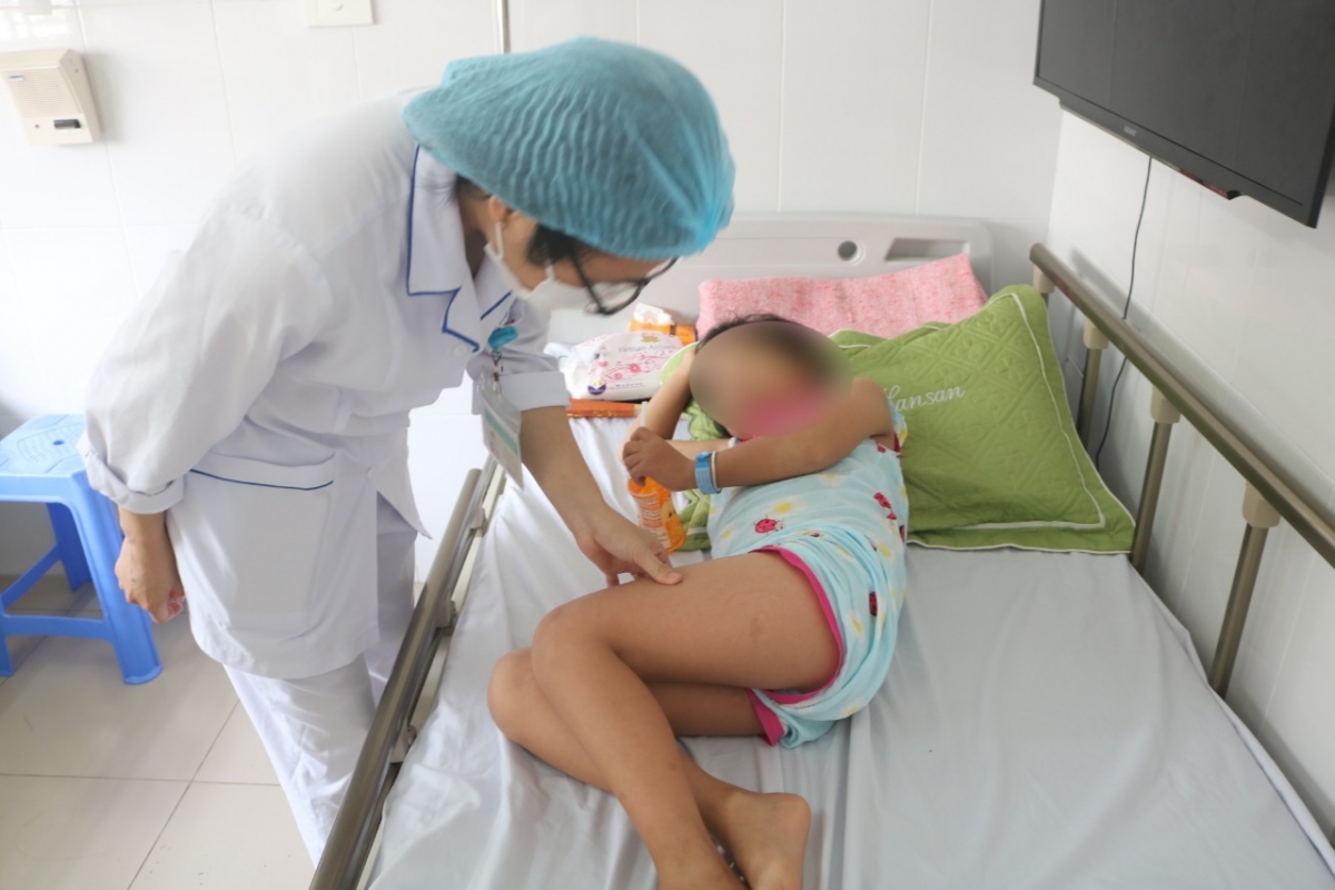 Bệnh nhân N. đang được điều trị tại Bệnh viện Bệnh Nhiệt đới Trung ương.
