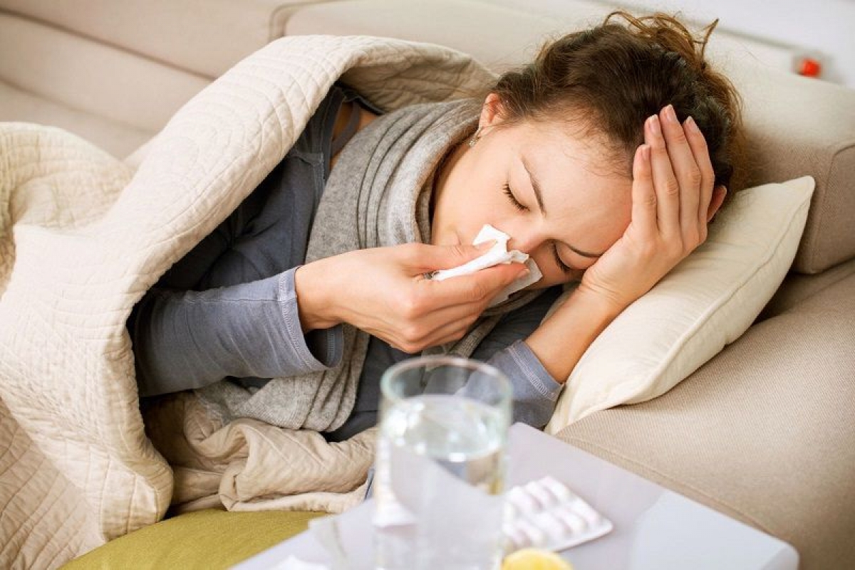 Để sớm phục hồi sức khỏe sau khi bị cúm bạn nên ngủ nhiều, nghỉ ngơi và uống nhiều nước