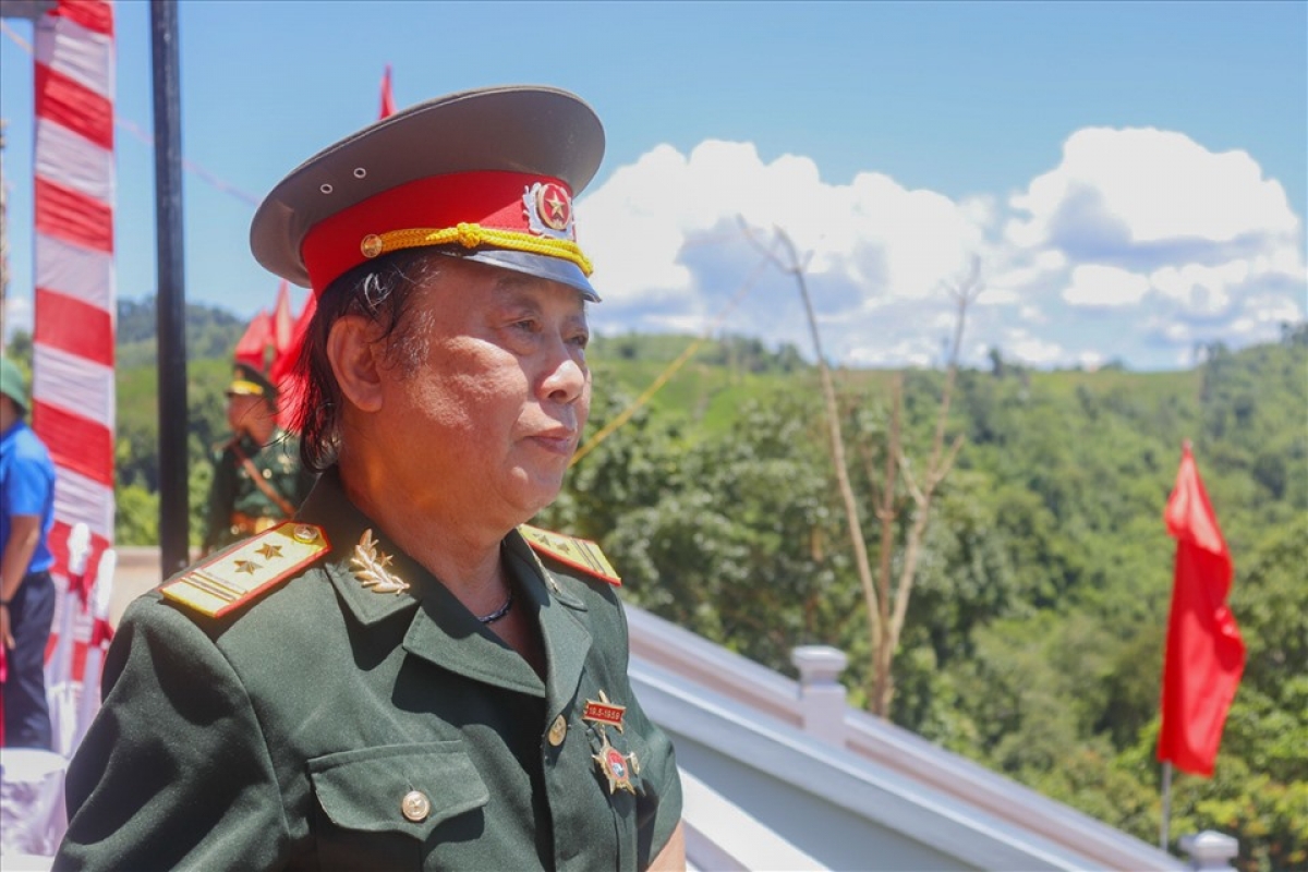 Cựu chiến binh Hồ Bá Thường xúc động trong ngày trở lại Trường Sơn