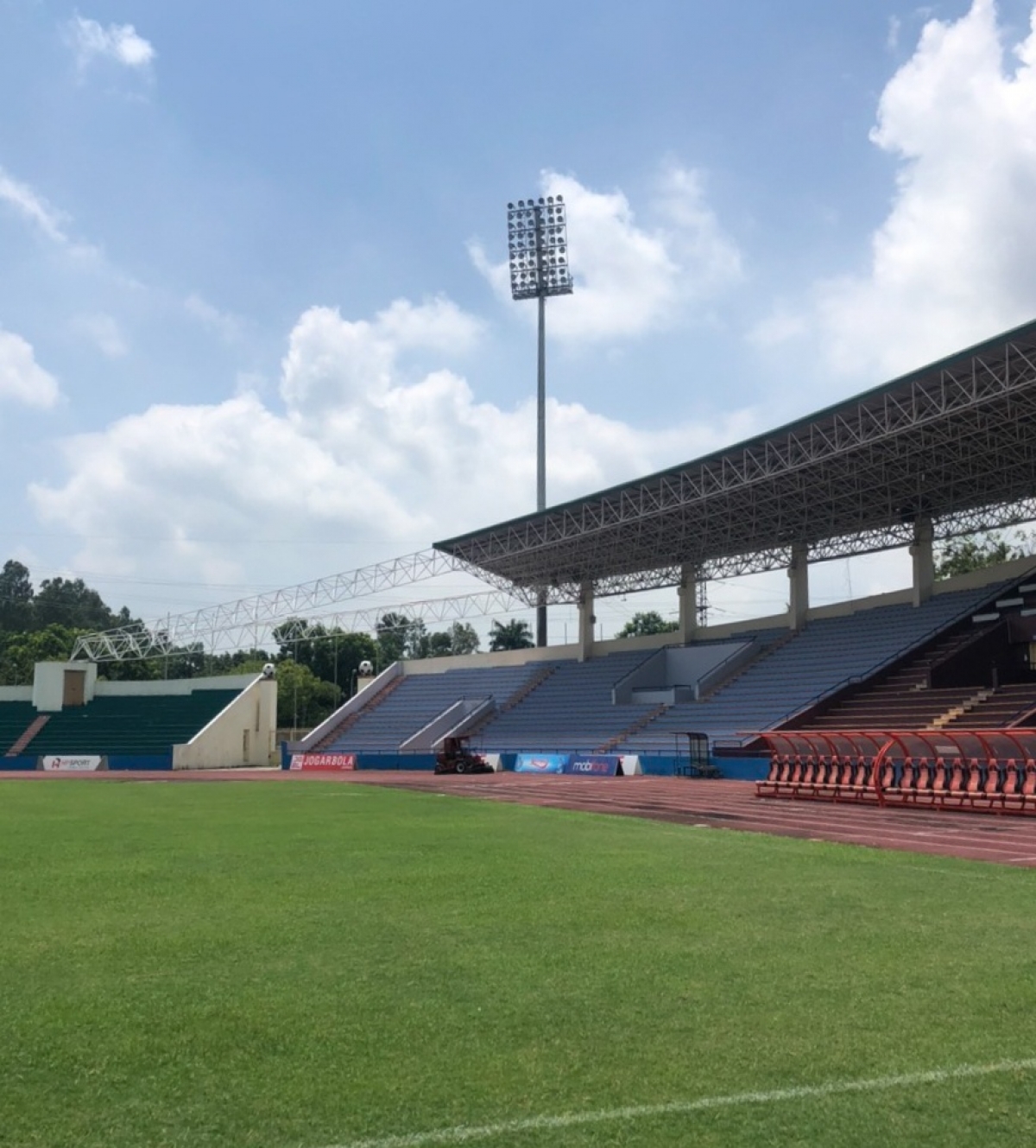 Sân Việt Trì đã sẵn sàng cho trận đấu ngày 3.9