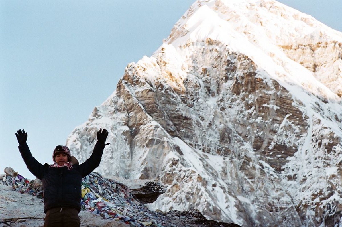 Anh Nguyễn Mạnh Duy trong một chuyến đi chinh phục đỉnh Everest. Kể từ lần đầu tiên năm 2014, anh Duy đã nhiều lần trở đi trở lại vùng Tây Tạng - Himalaya. Ảnh: Nhân vật cung cấp
