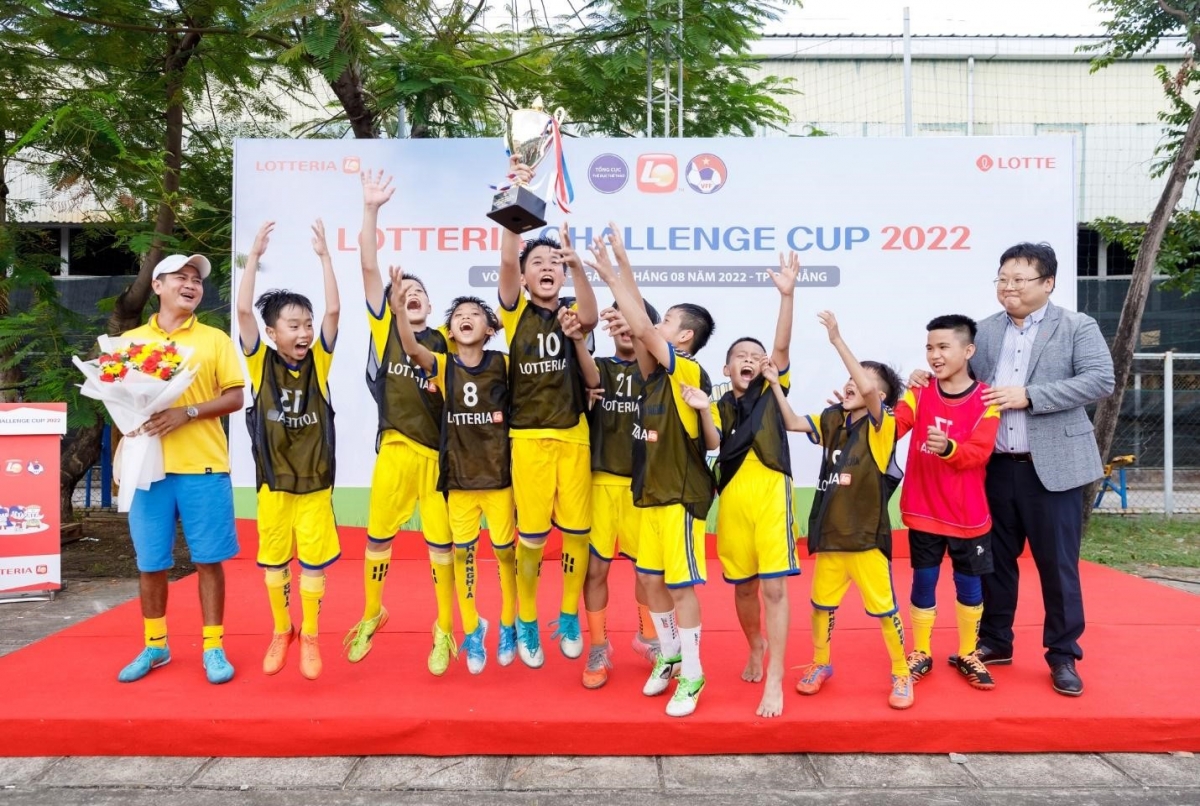 FC Nhân Nghĩa đại diện cho bảng đấu tại Đà Nẵng tham dự VCK