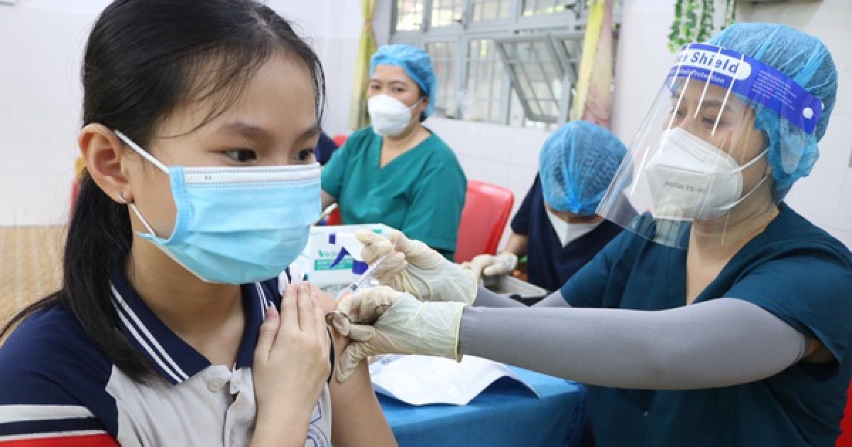 TP. Hồ Chí Minh đang tăng tốc tiêm vaccine Covid-19 cho trẻ từ 12-18 tuổi