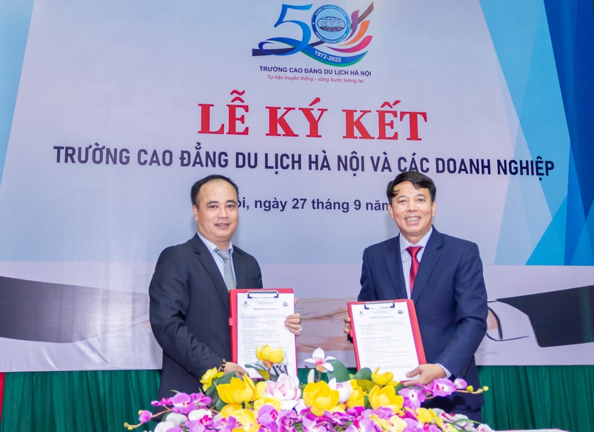 Lễ ký kết hợp tác giữa Trường Cao đẳng Du lịch Hà Nội với các doanh nghiệp