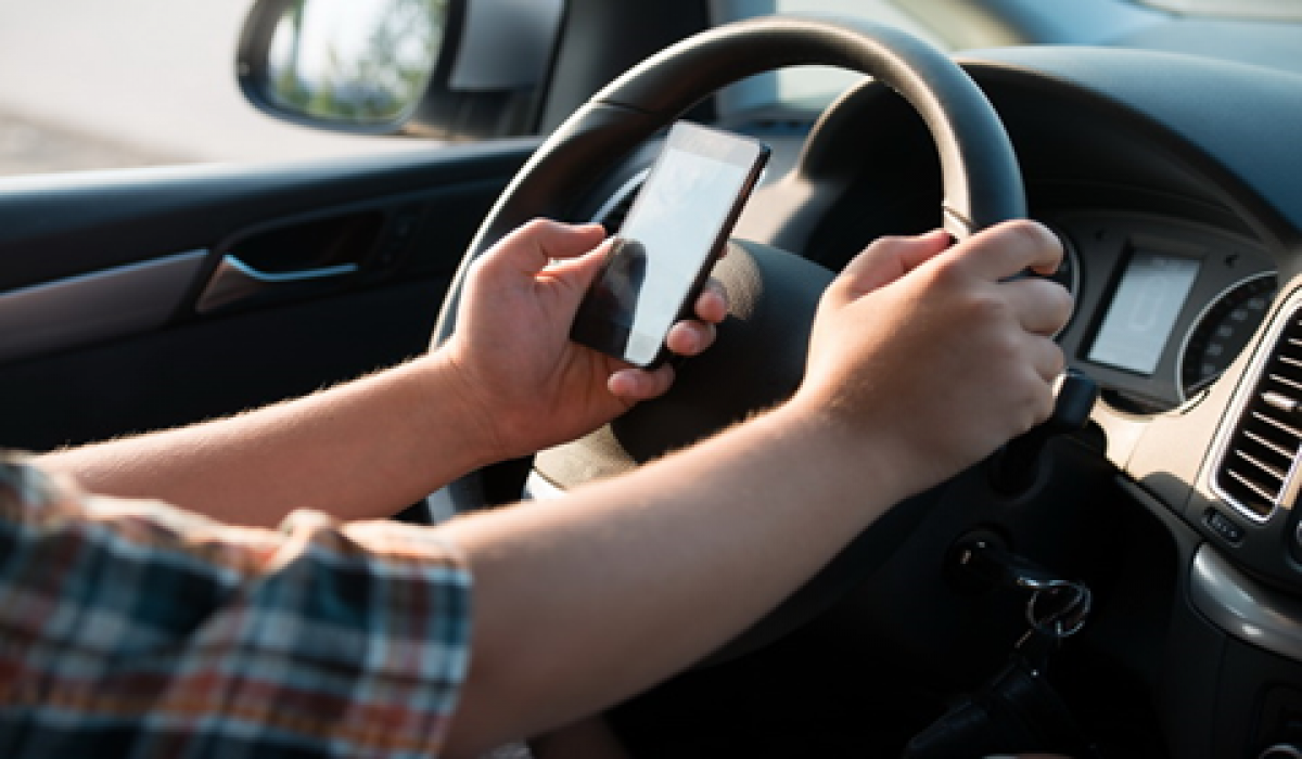 Vừa lái xe vừa nhắn tin, rủi ro xác suất dẫn tới va chạm, tai nạn giao thông cao gấp hơn 20 lần