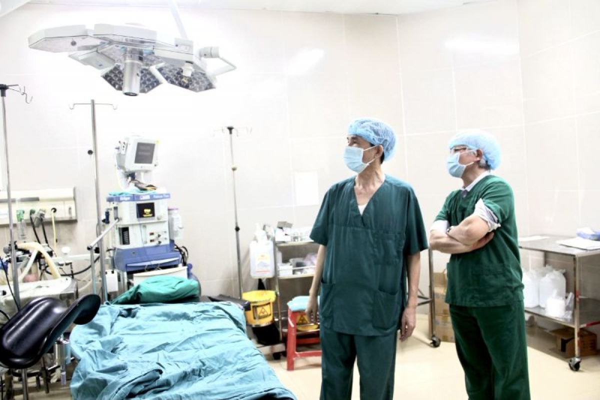 Bệnh viện Phổi Trung ương triển khai chuyển giao kỹ thuật phẫu thuật lồng ngực u phổi cho Bệnh viện Đa khoa Ninh Bình