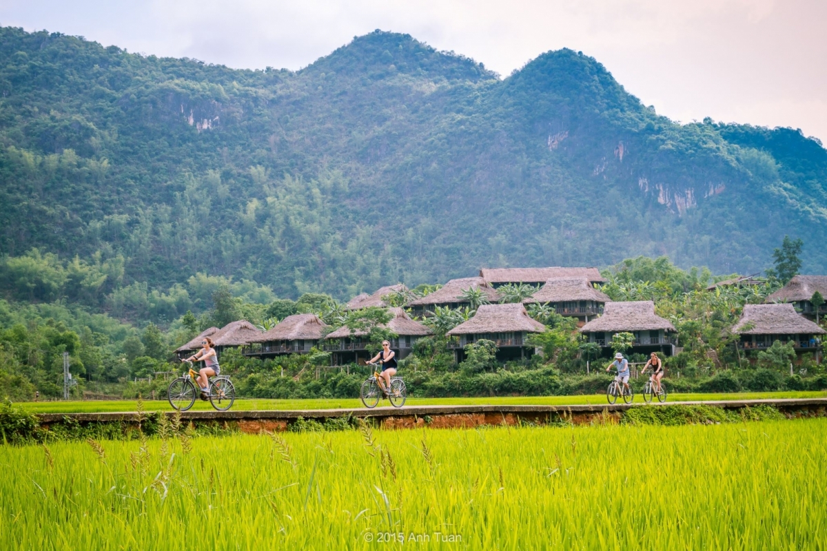 Sa Pa (Lào Cai) là điểm du lịch nổi tiếng ở vùng núi Tây Bắc khi vào thu.
