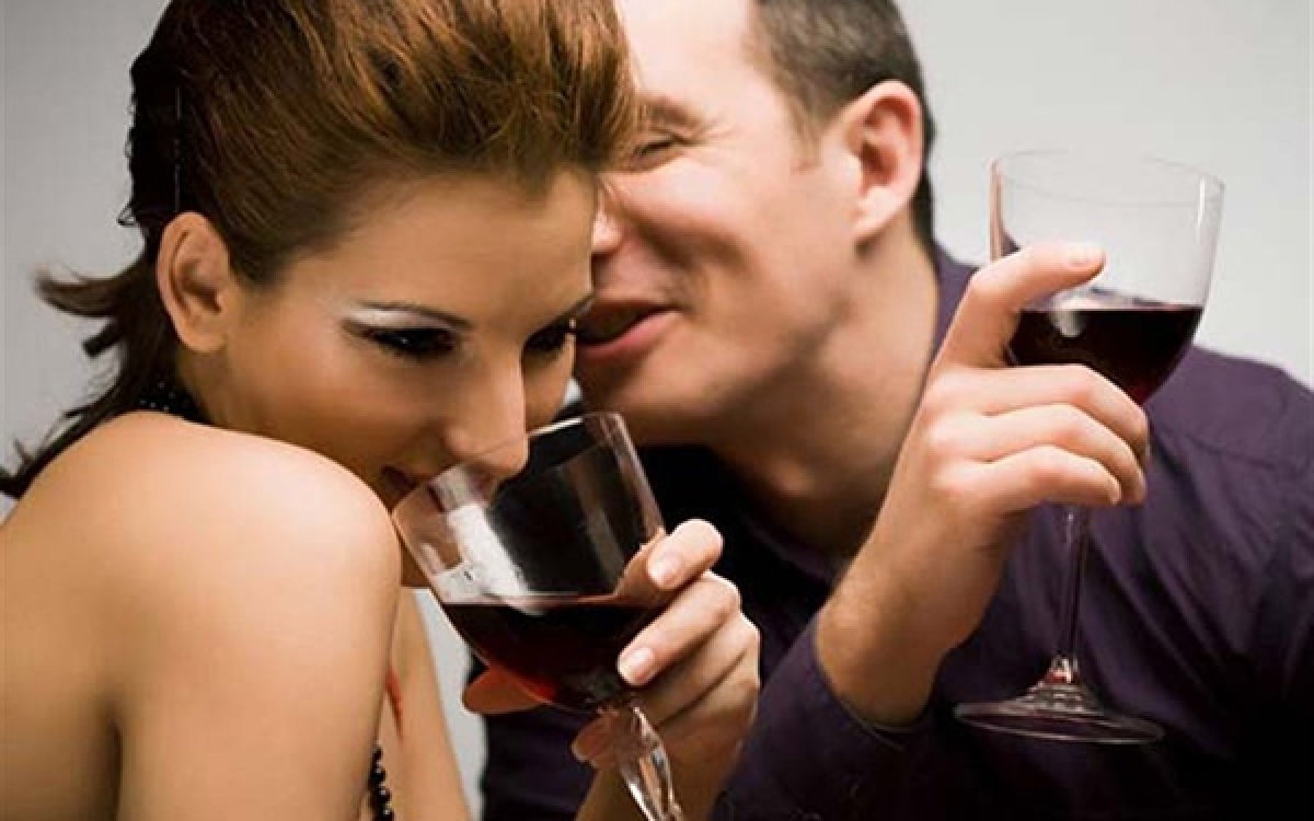 Rượu giúp cho thư giãn và làm đôi bên hưng phấn hơn