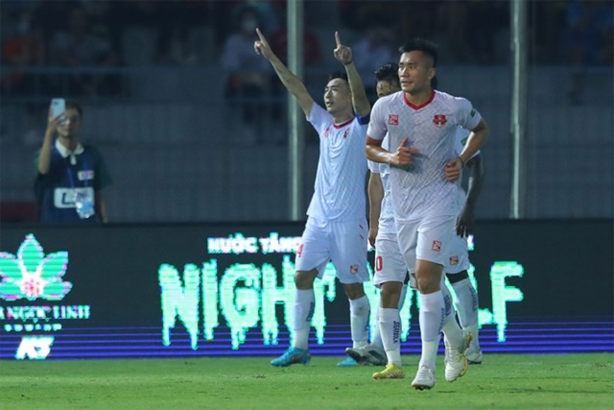 CLB Hải Phòng đã “thổi lửa” cho cuộc đua vô địch bằng chiến thắng 3-2 trước Hà Nội FC