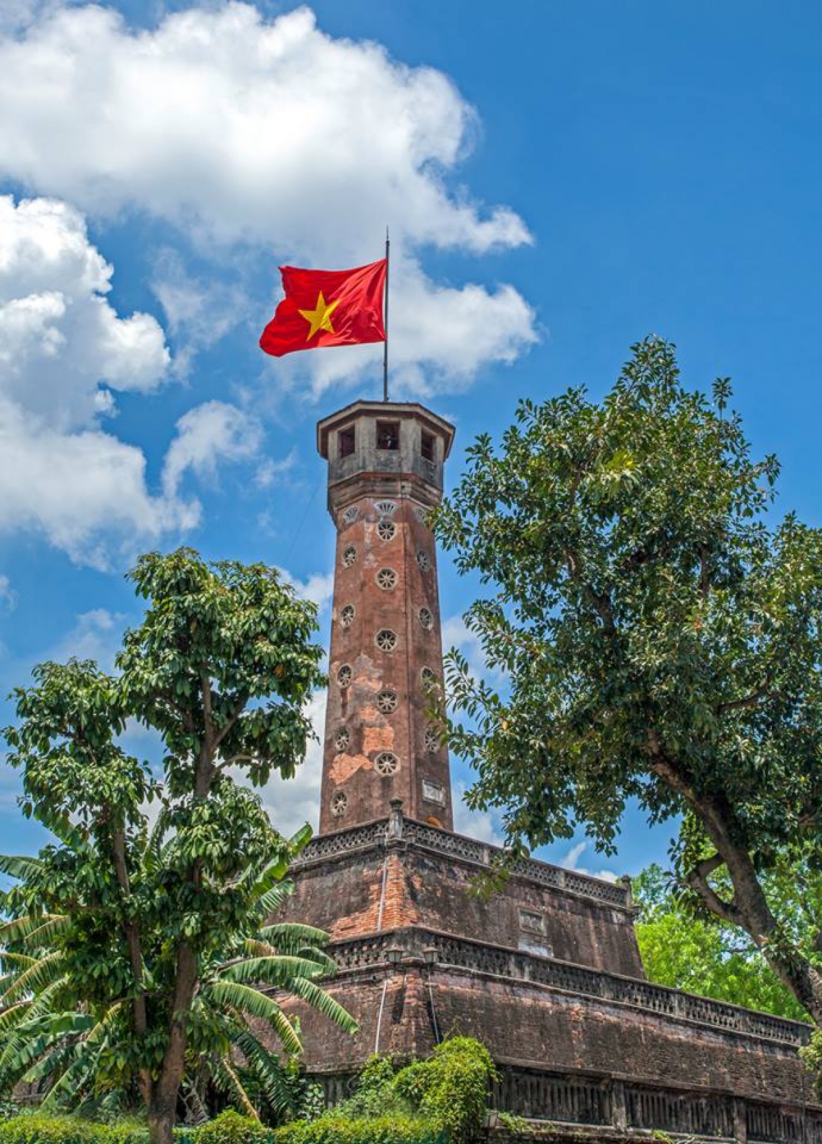 Cột cờ Hà Nội Biểu tượng hùng thiêng của đất Thăng Long