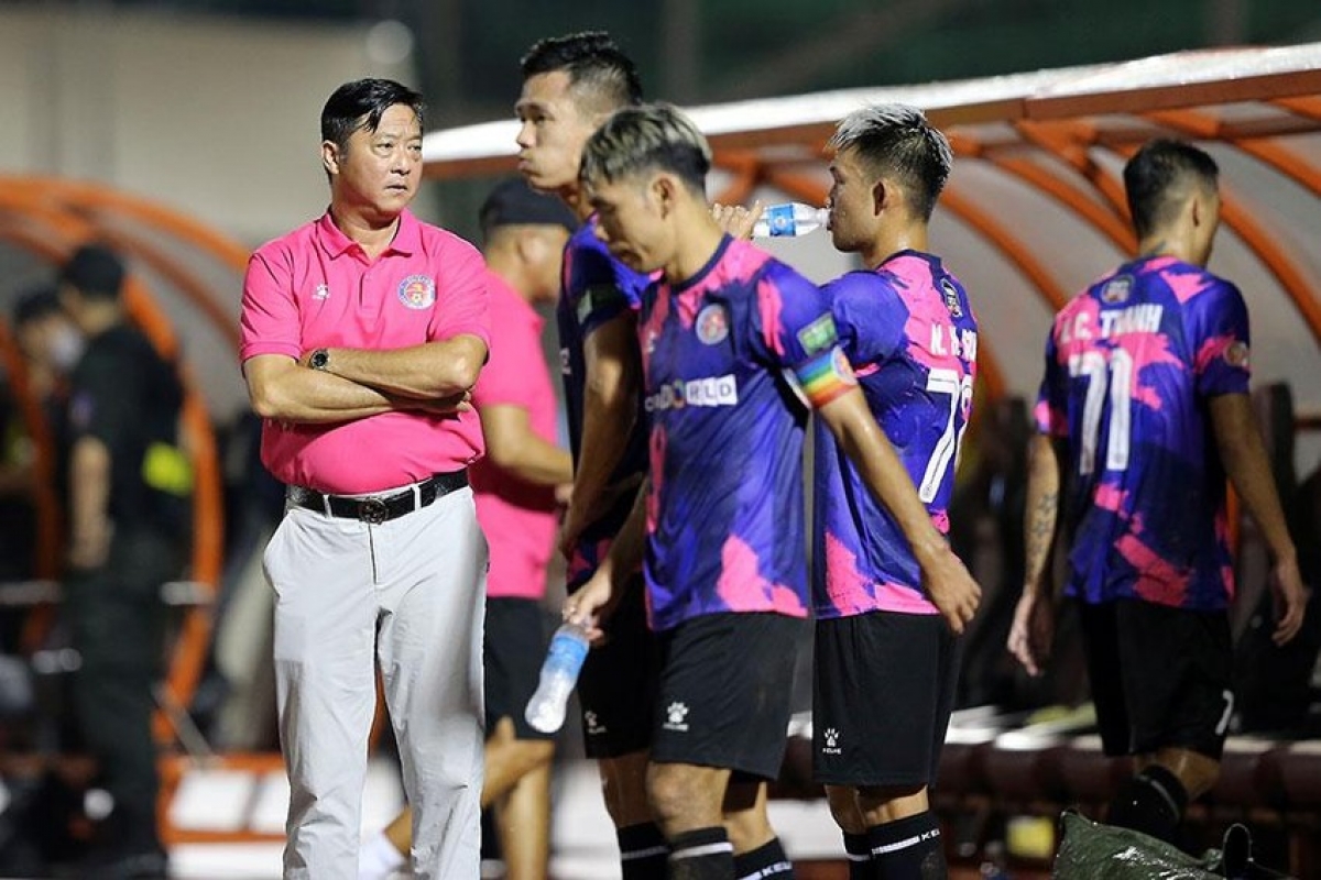 Đúng lúc đội bóng đang gặp khó khăn, Giám đốc kỹ thuật Lê Huỳnh Đức xin nghỉ. Ảnh: ANH PHƯƠNG