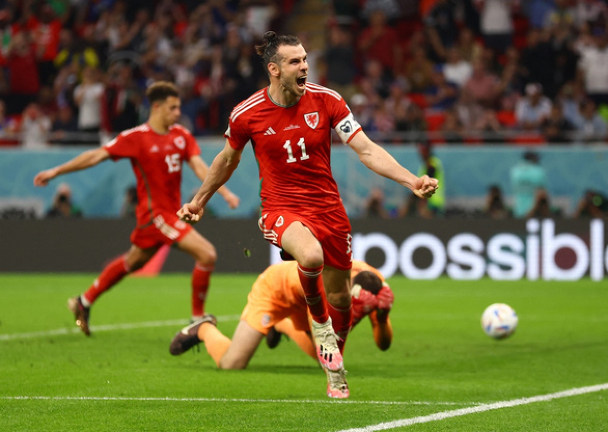 Gareth Bale ghi bàn trong trận đấu trước tuyển Mỹ - Ảnh: REUTERS