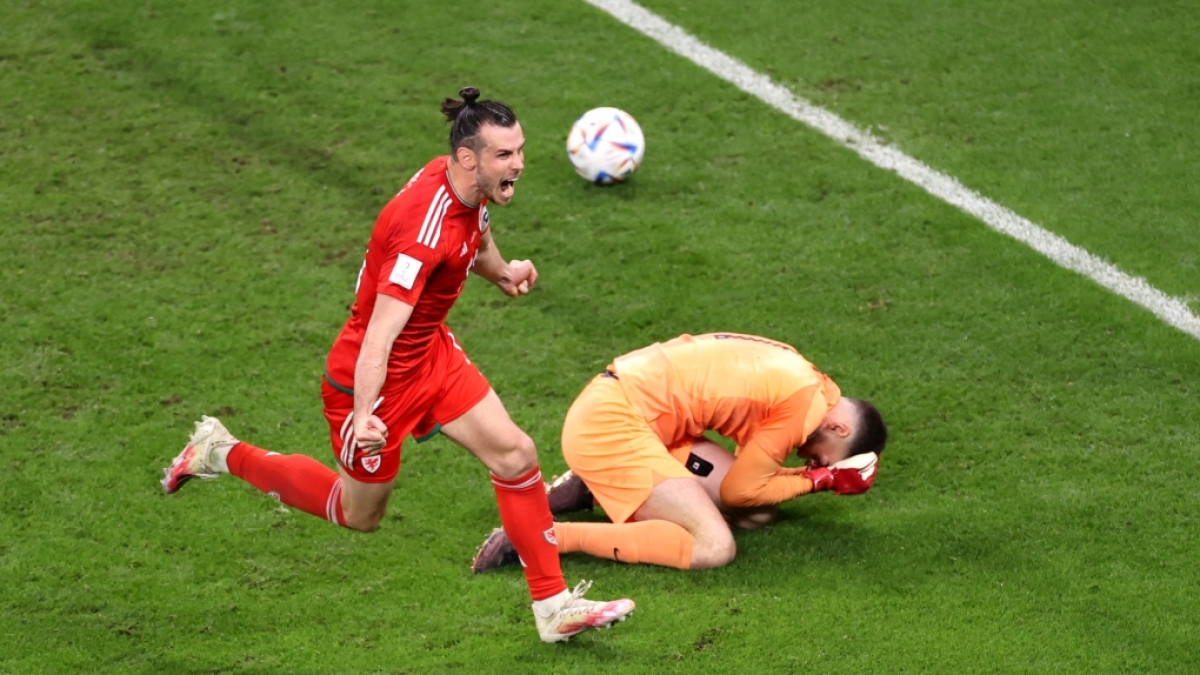 Gareth Bale thực hiện thành công quả penalty gỡ hòa 1-1 cho Xứ Wales (Ảnh: Internet)