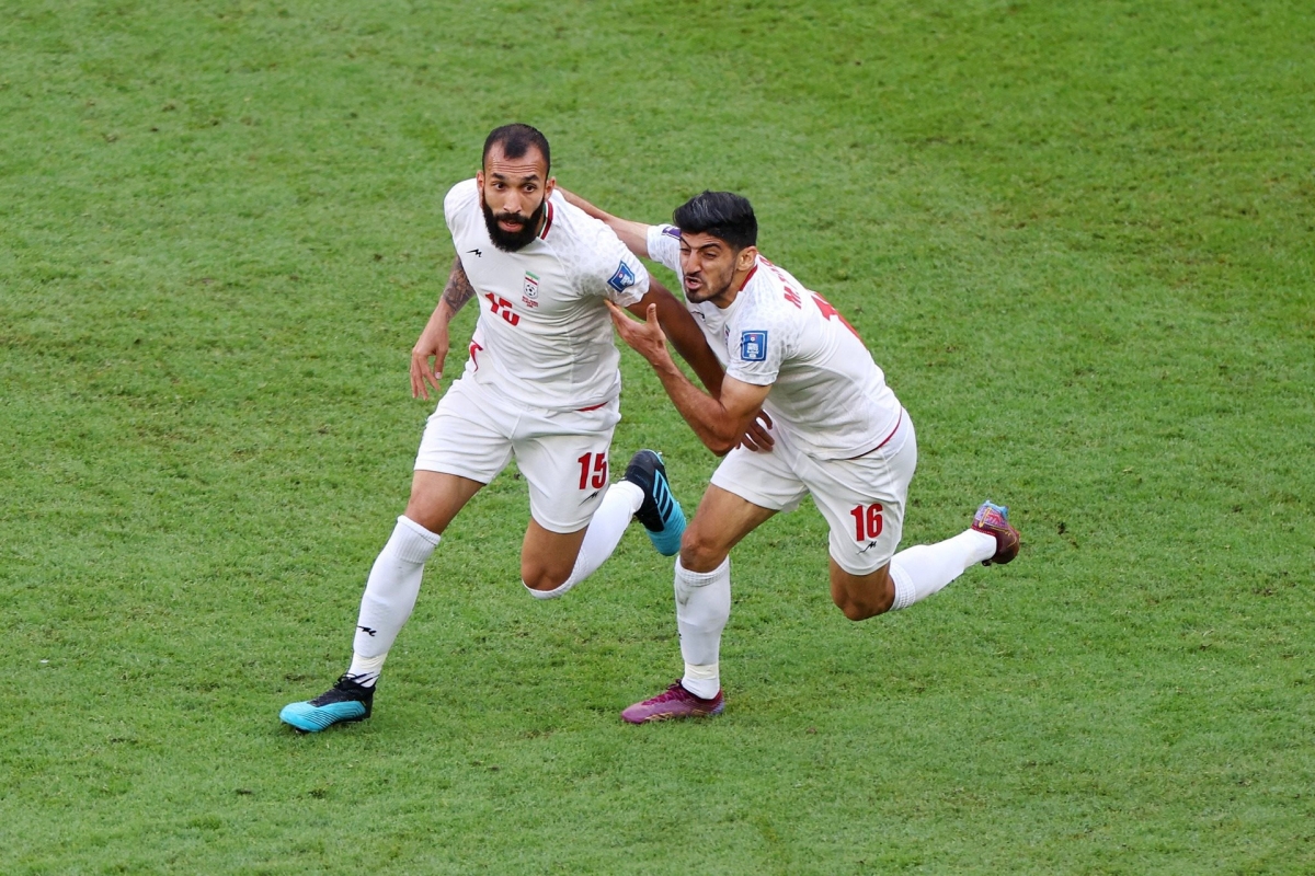 Cheshmi ăn mừng bàn thắng mở tỷ số giúp Iran đánh bại xứ Wales