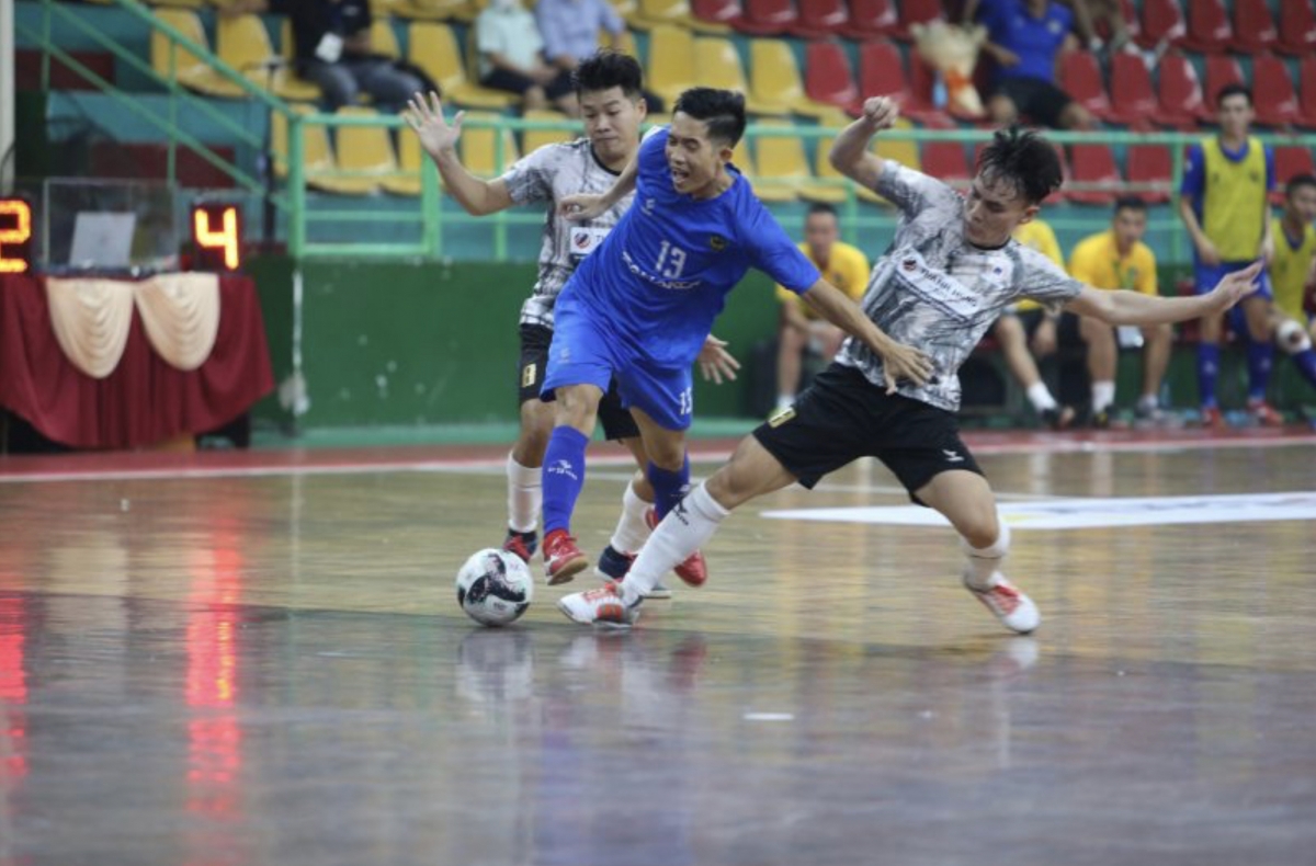 Sahako (xanh) thi đấu thăng hoa trong trận ra quân mùa giải 2022