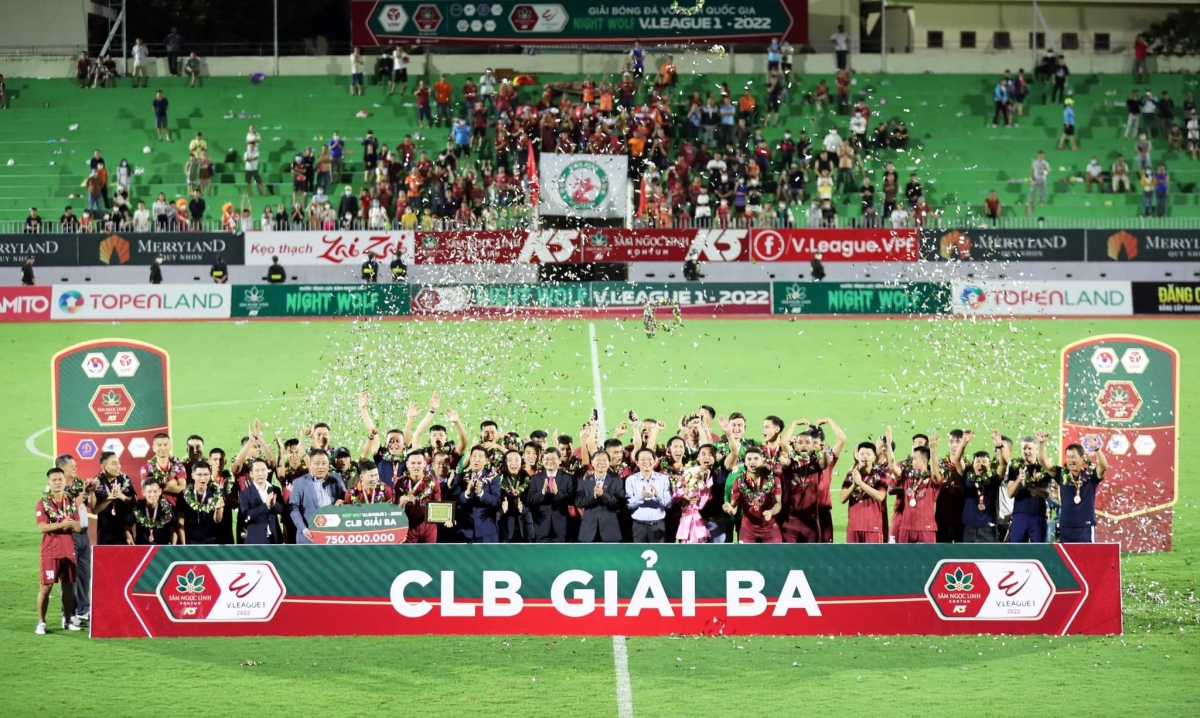 Topenland Bình Định giành giải ba chung cuộc tại V.League 2022