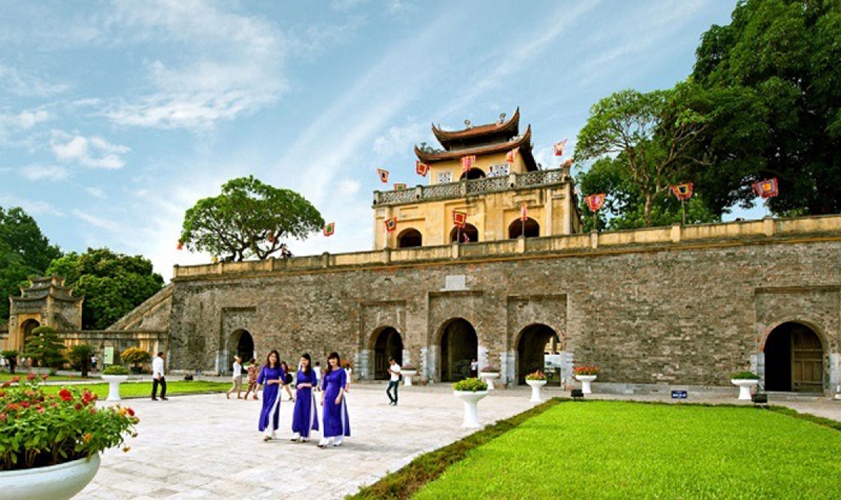 Hoàng thành Thăng Long là một trong những điểm đến chào đón các thí sinh.