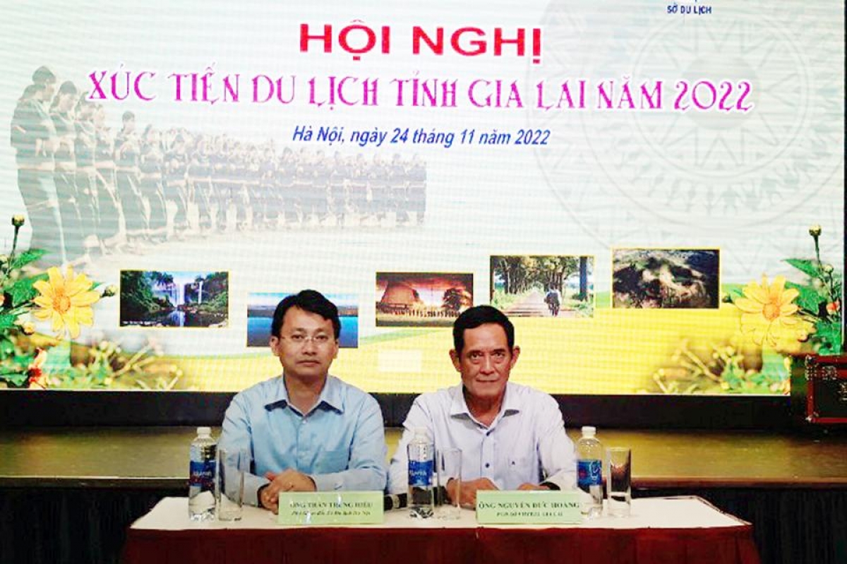 Đại diện Lãnh đạo ngành du lịch Hà Nội và Gia Lai tại hội nghị chiều 24/11