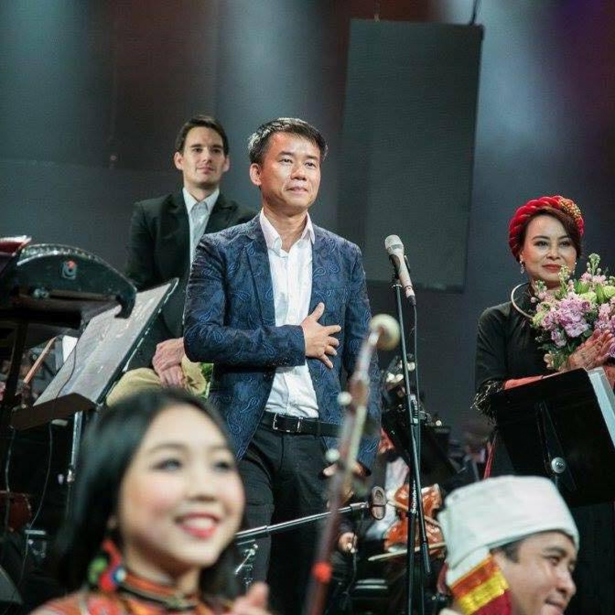 Nhạc sĩ Trần Mạnh Hùng, người hòa âm phối khí cho album "dongvui harmony"
 