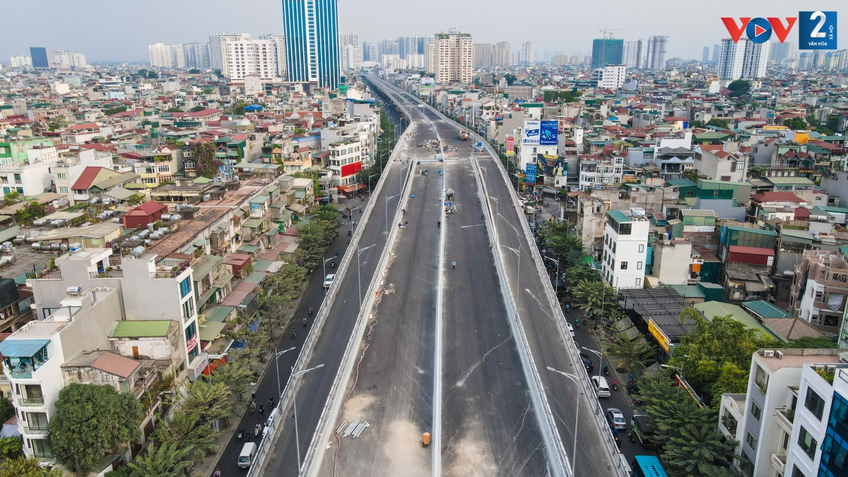 Theo đại diện đơn vị thi công, tuyến đường sẽ được bàn giao trong tháng 12.
Ngày thông xe do UBND TP. Hà Nội quyết định.