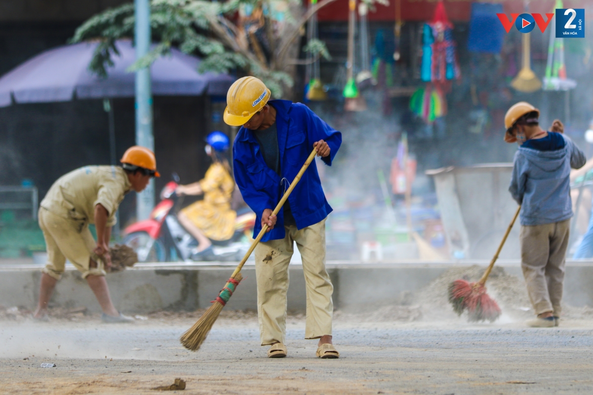 Công tác dọn dẹp đang được thực hiện khẩn trương.