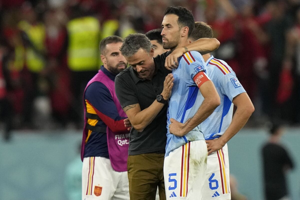 HLV Luis Enrique nhận trách nhiệm về mình sau thất bại của đội tuyển Tây Ban Nha (Ảnh: Internet)