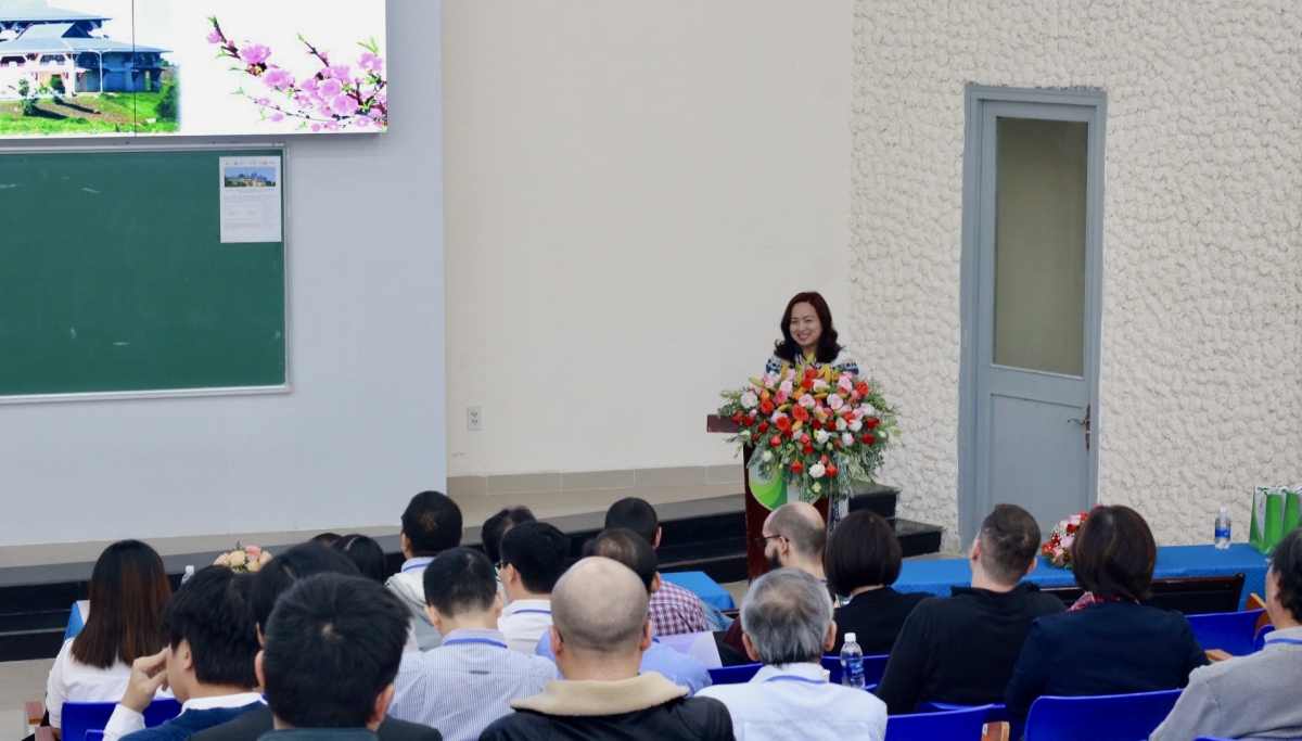 PGS.TS Phan Thị Hà Dương phát biểu tại Hội nghị 