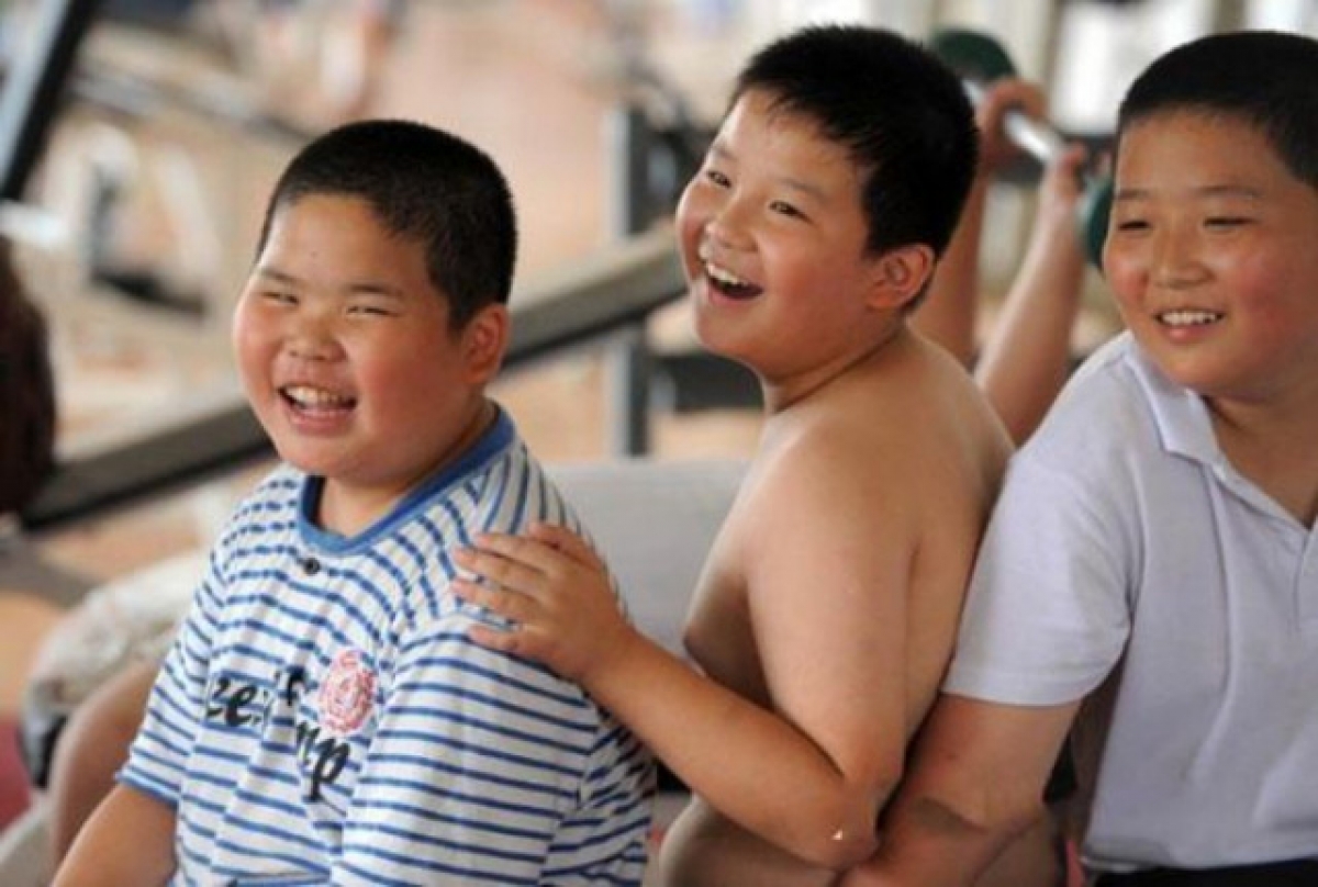 Tỷ lệ trẻ thừa cân, béo phì tăng cao ở khối tiểu học và giảm dần khi đến tuổi thiếu niên