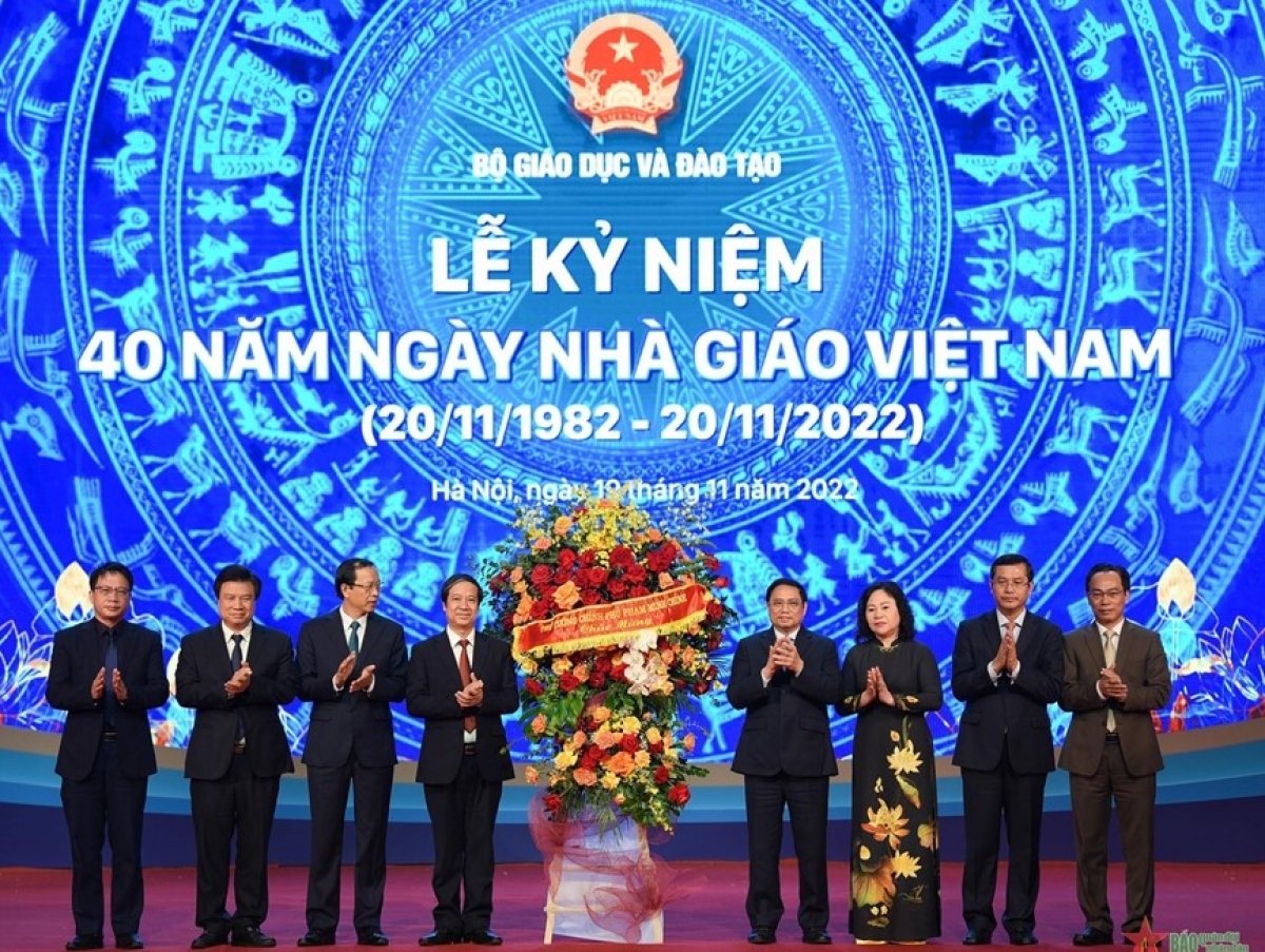 Thủ tướng Chính phủ Phạm Minh Chính chúc mừng ngành Giáo dục nhân 
kỷ niệm 40 năm Ngày Nhà giáo Việt Nam