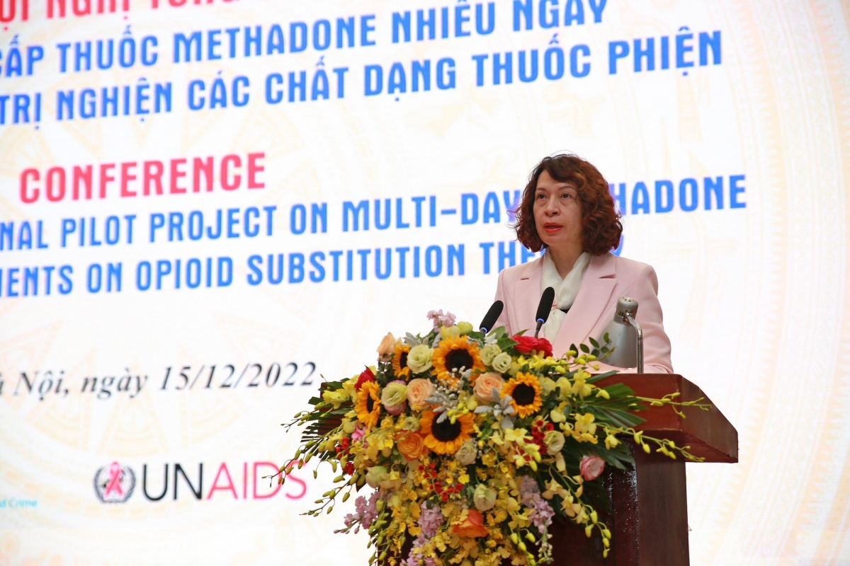 Thứ trưởng Bộ Y tế Nguyễn Thị Liên Hương tại hội nghị
