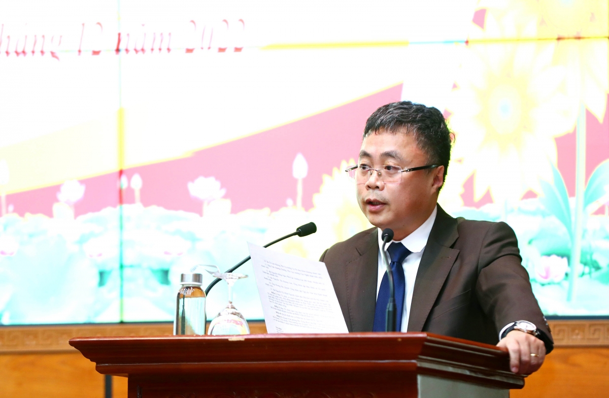Ông Phan Thanh Nam, Phó Tổng Biên tập Báo Văn hóa thông tin về thể lệ giải. Ảnh: Trần Huấn