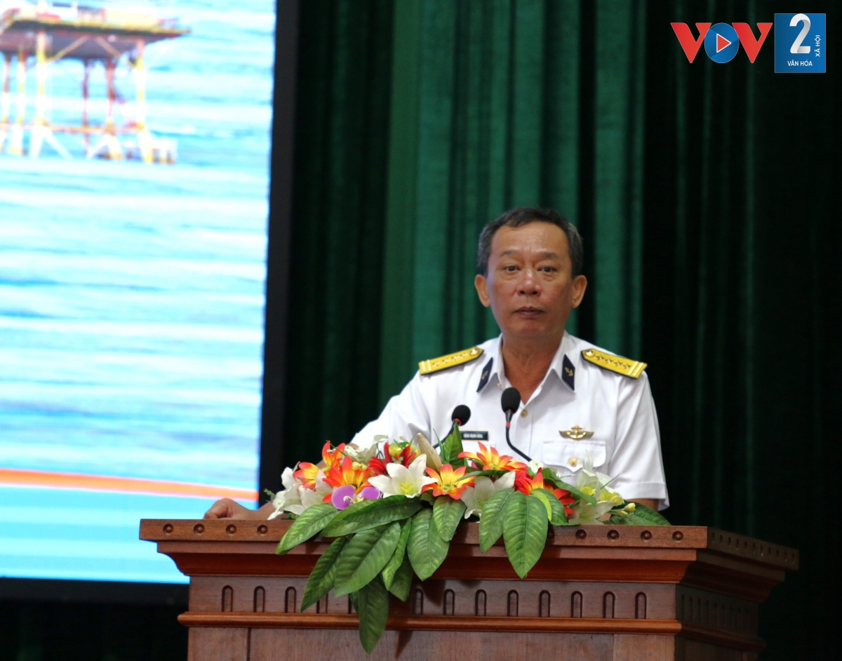 Đại tá Đặng Mạnh Hùng, Phó Chính ủy Vùng 2 Hải quân thông tin với báo chí