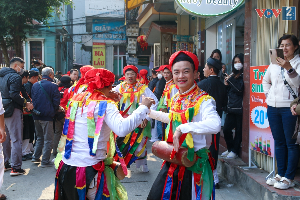 “Con đĩ đánh bồng” là một trong 10 điệu múa dân gian xưa của đất Thăng Long.