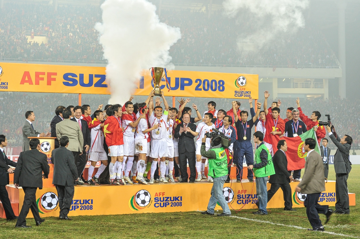 Tại AFF Cup 2008, đội tuyển Việt Nam đã đánh bại Thái Lan để lần đầu tiên đăng quang tại giải đấu khu vực