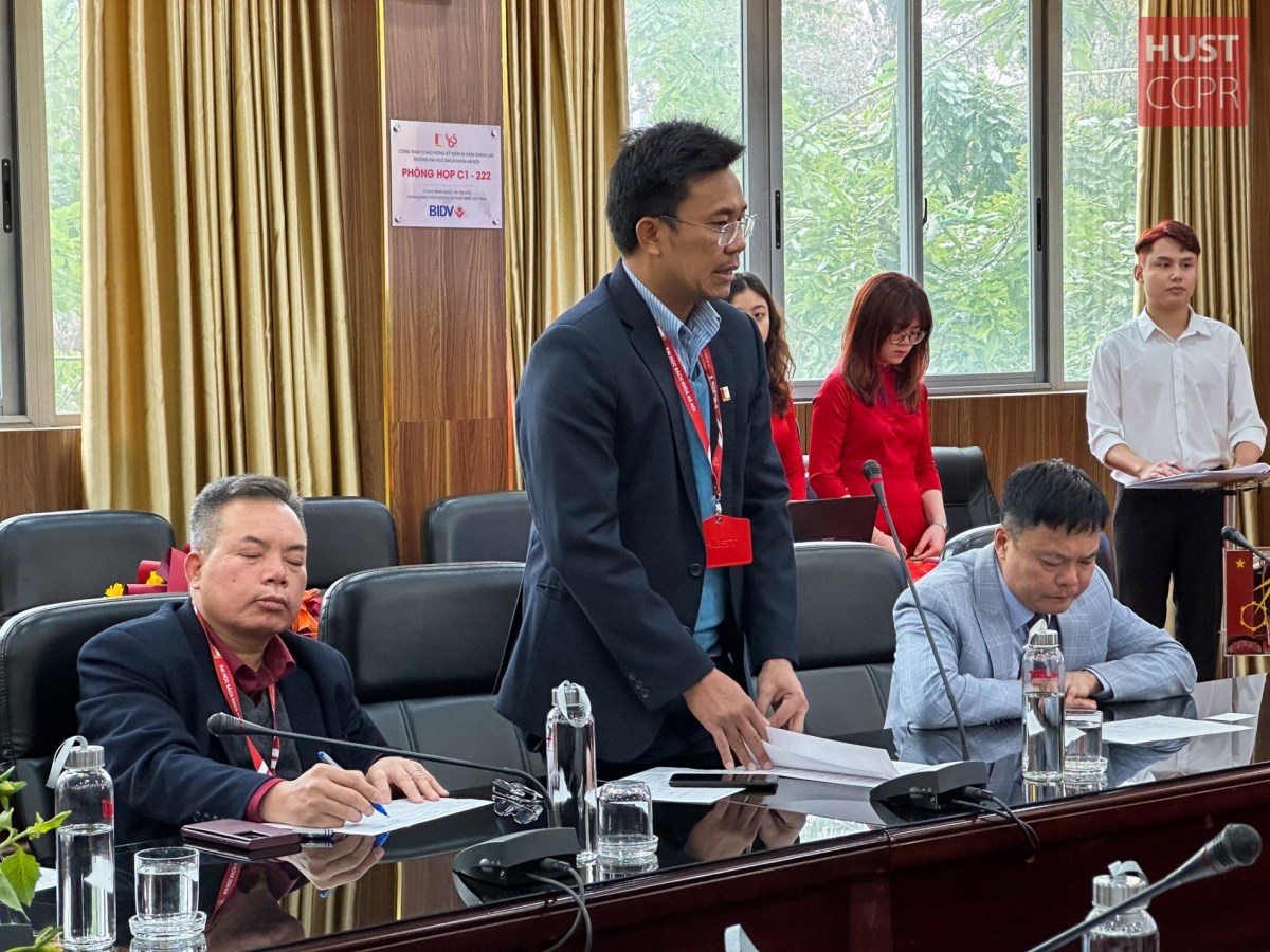 PGS. Đinh Văn Hải, Trưởng phòng Công tác sinh viên, đọc Báo cáo hoạt động tài trợ của Tập đoàn Sekisho năm 2022