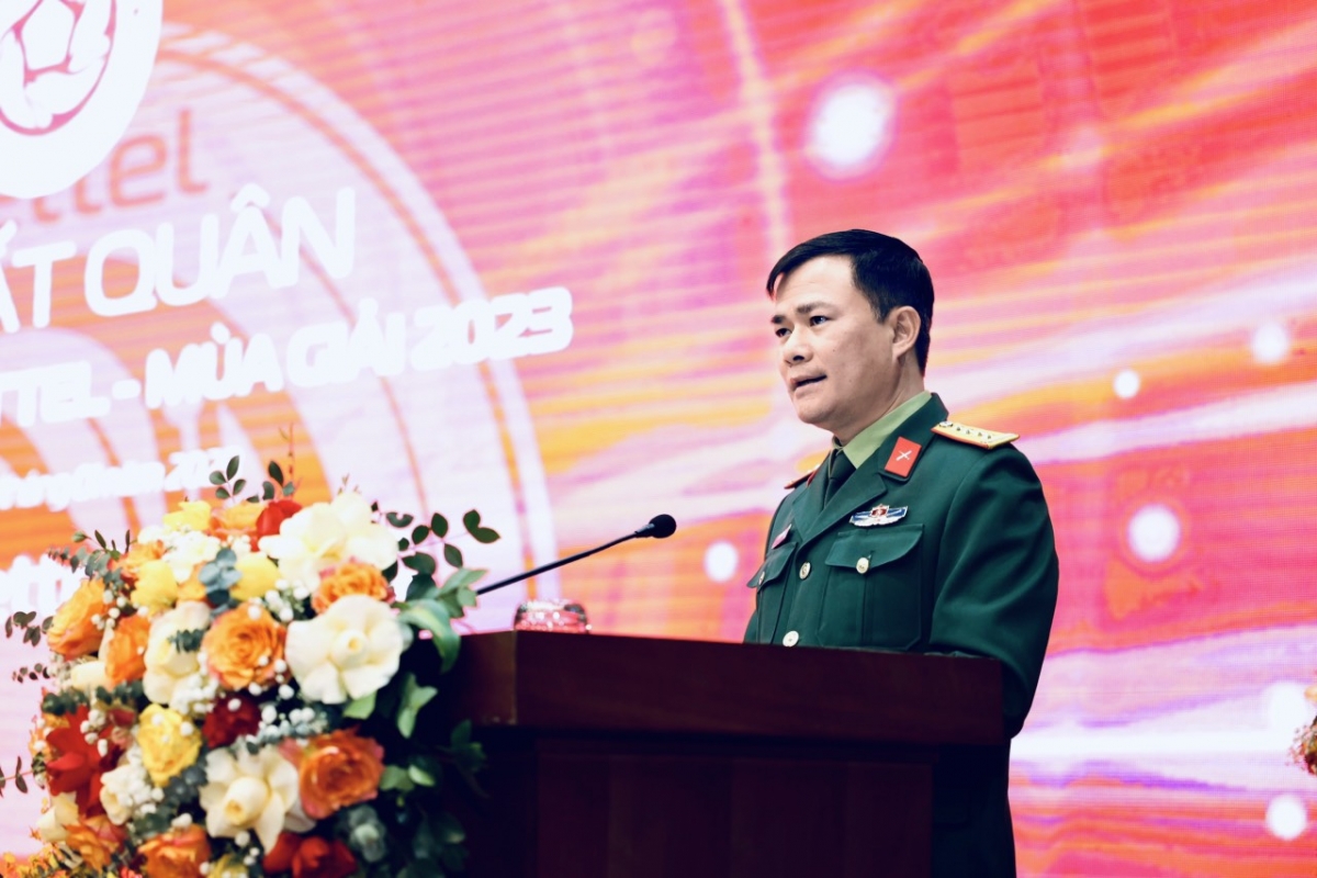 Đại tá Tào Đức Thắng phát biểu tại Lễ xuất quân CLB Bóng đá Viettel mùa giải 2023