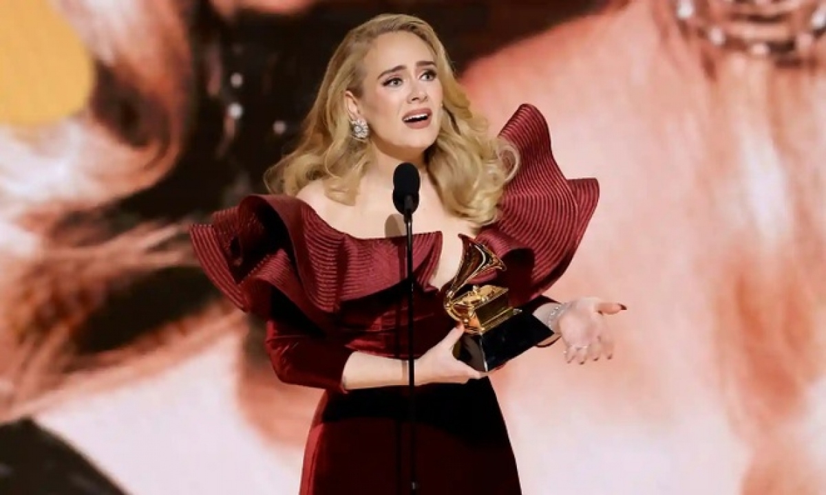 Adele nhận kèn vàng cho "Màn trình diễn solo pop xuất sắc nhất"