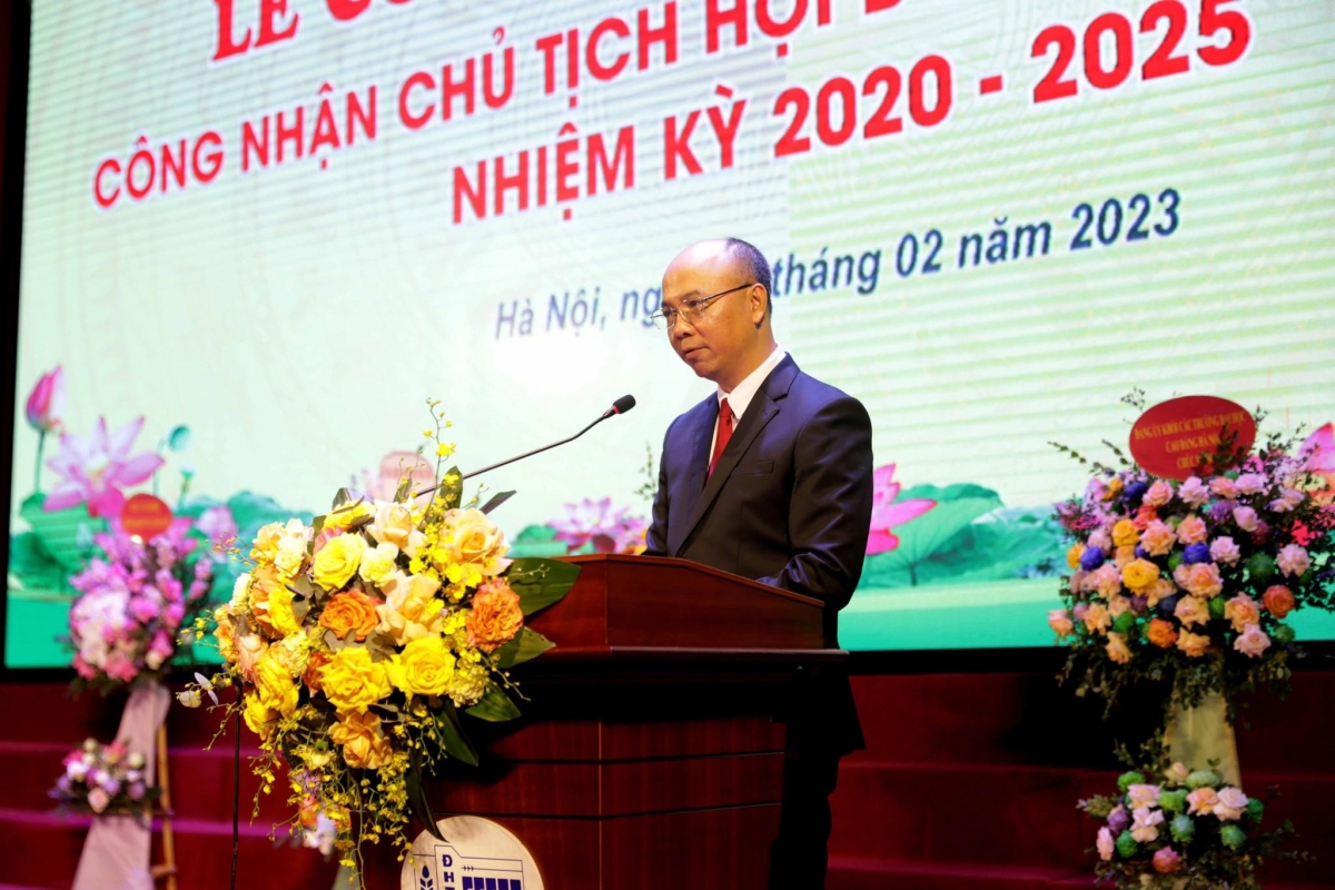 PGSTS Nguyễn Hữu Huế - tân Chủ tịch Hội đồng trường phát biểu tại Lễ nhận chức 