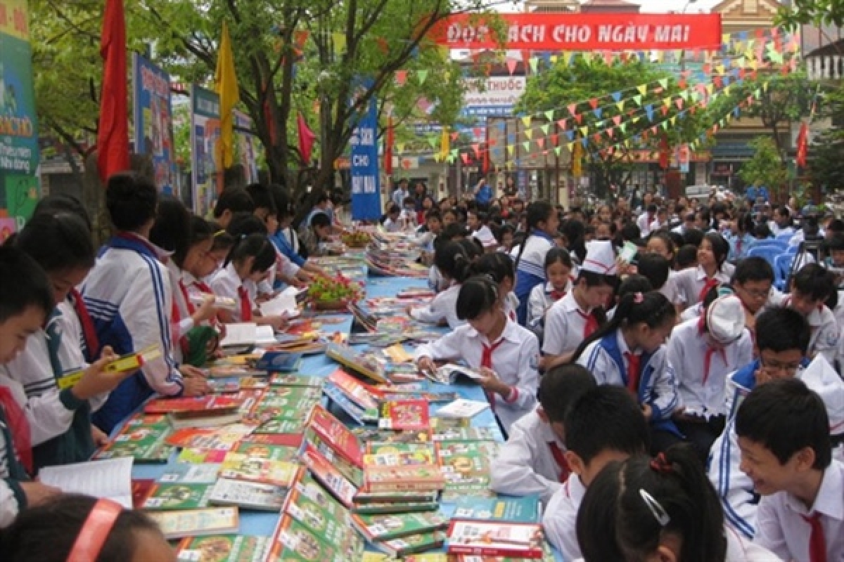 Đông đảo học sinh, sinh viên tham gia đọc sách tại ngày hội sách 