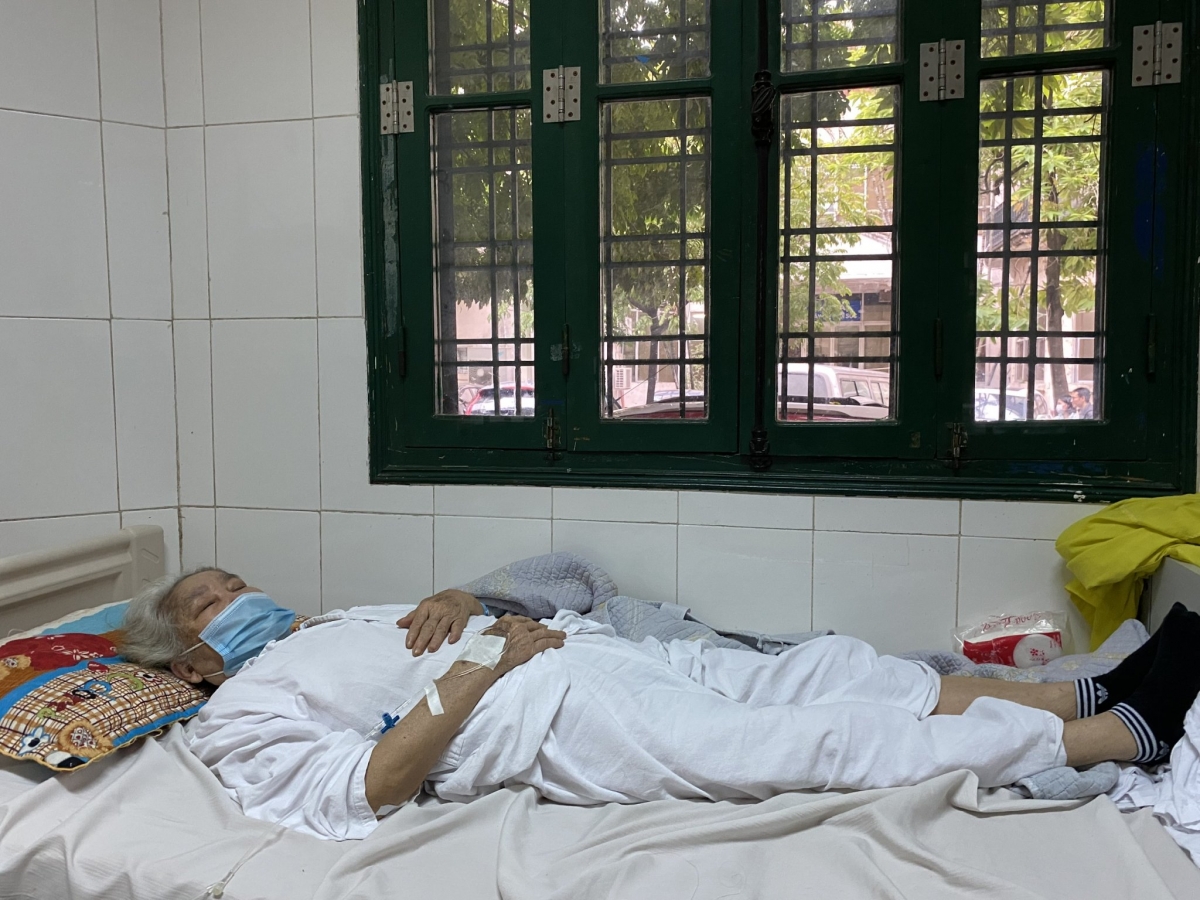 Bệnh nhân Phan Thị Nga đang trong thời gian hồi phục sau phẫu thuật