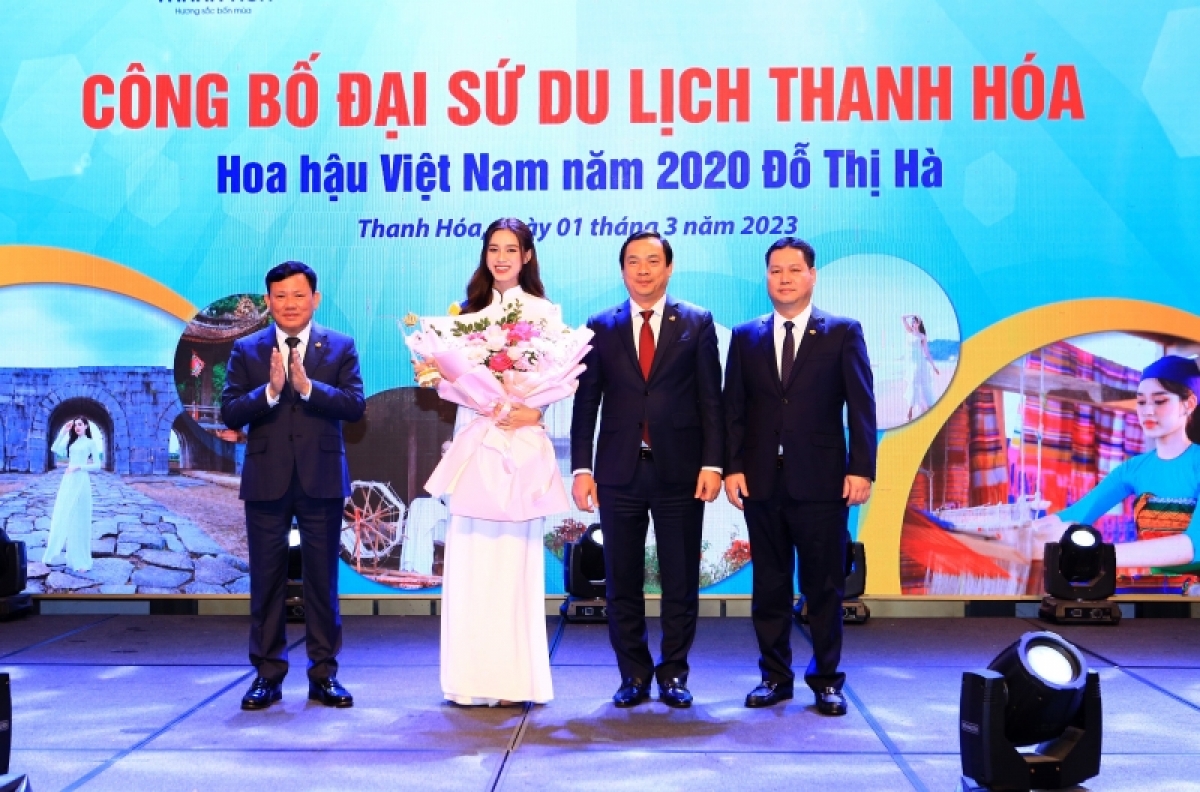 Lãnh đạo tỉnh Thanh Hóa trao biểu tượng, công bố Đỗ Thị Hà làm Đại sứ du lịch Thanh Hóa, nhiệm kỳ 2022-2024