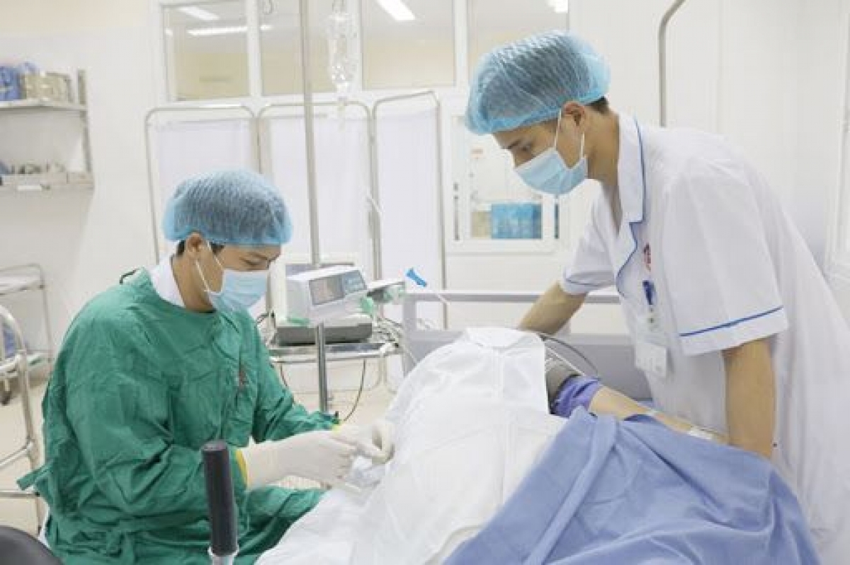 Một ca phẫu thuật vùng kín được thực hiện tại BV Phụ sản Hà Nội