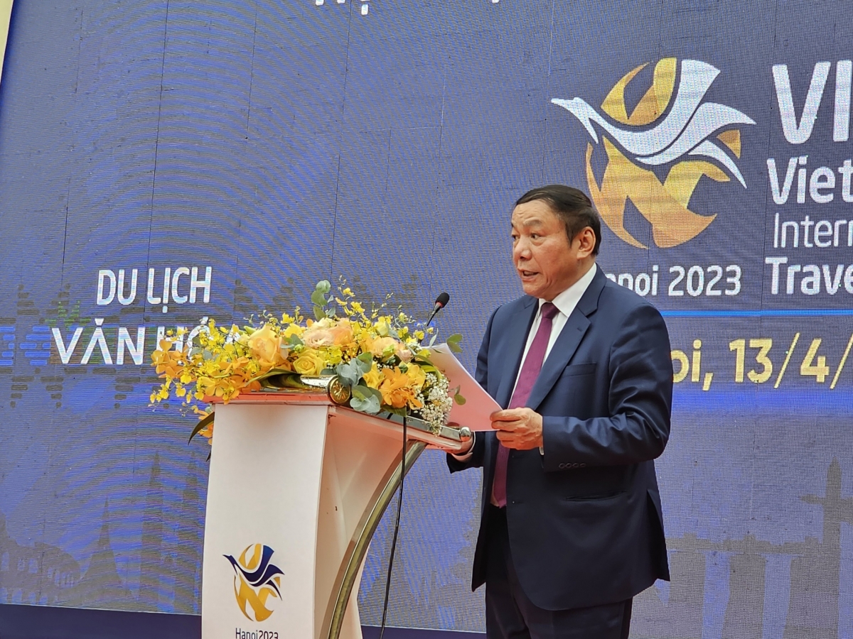                              Bộ trưởng Bộ Văn hóa, Thể thao và Du lịch Nguyễn Văn Hùng
