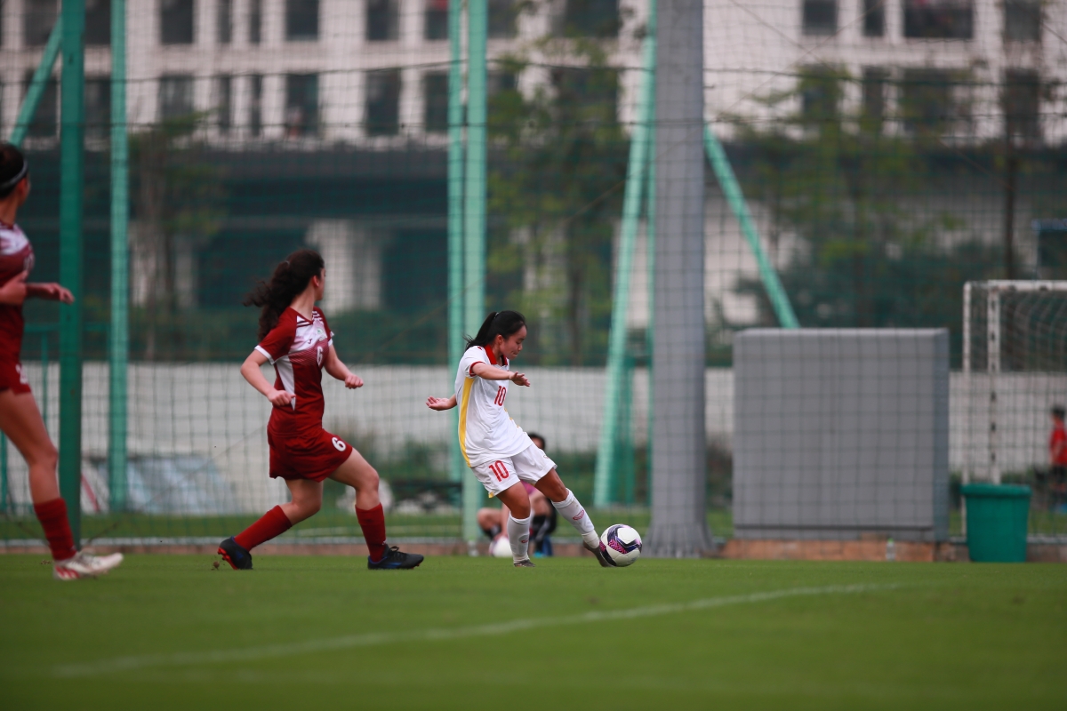 Pha dứt điểm đẹp mắt của Quỳnh Anh ấn định chiến thắng 5-0 cho tuyển U17 nữ Việt Nam